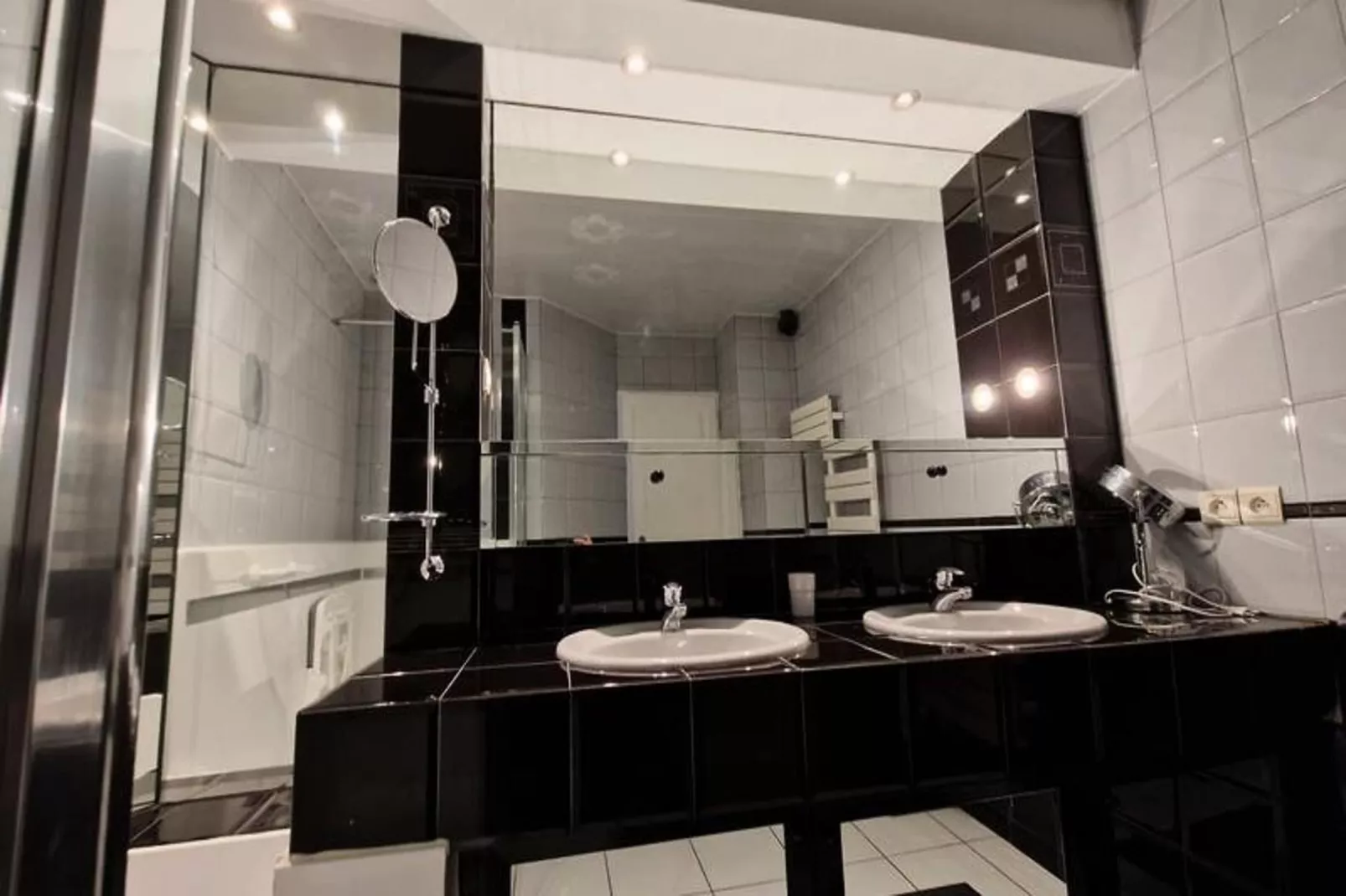 | Le Fantasque💃🏻| Hyper-centre, Commerces &agrave; Proximit&eacute; | T2