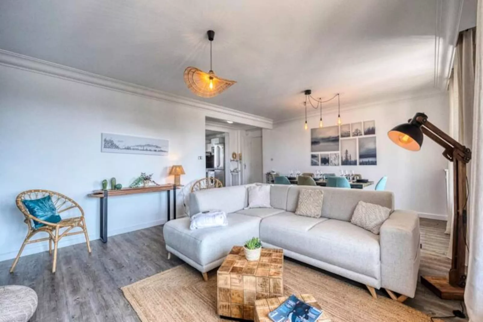 | L'ang&eacute;lique Des Eaux Claires 🪽| Parking