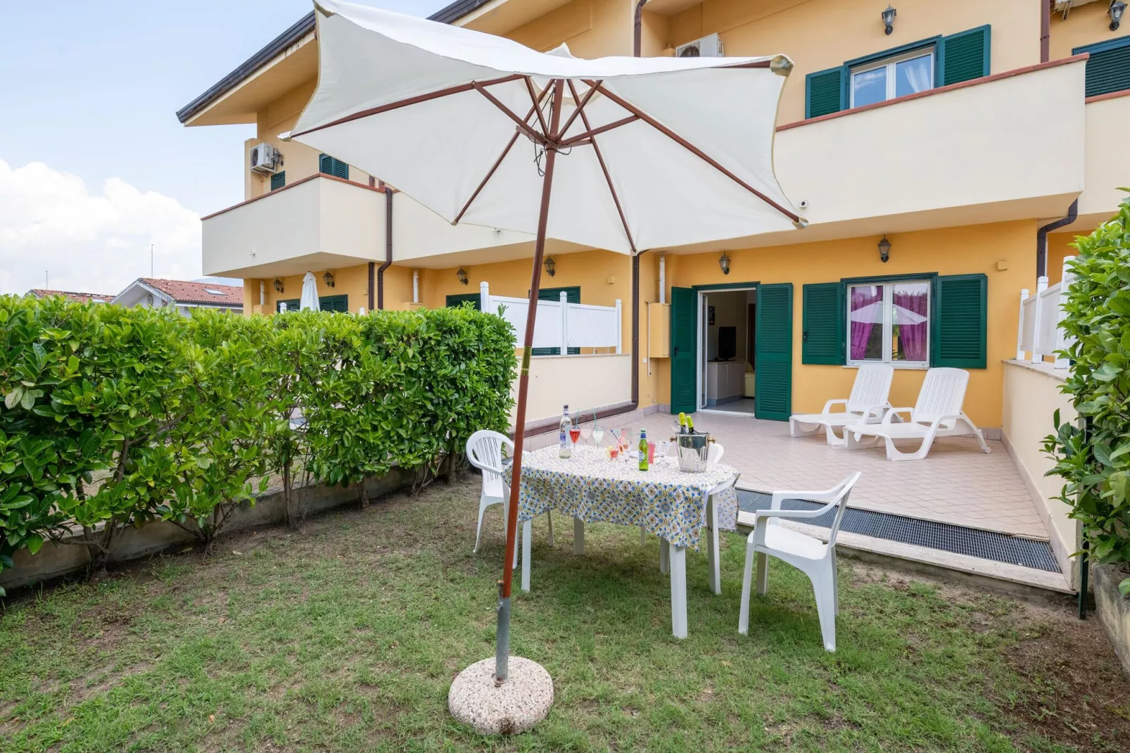 Conca degli Dei con giardino-Außenbereich Sommer