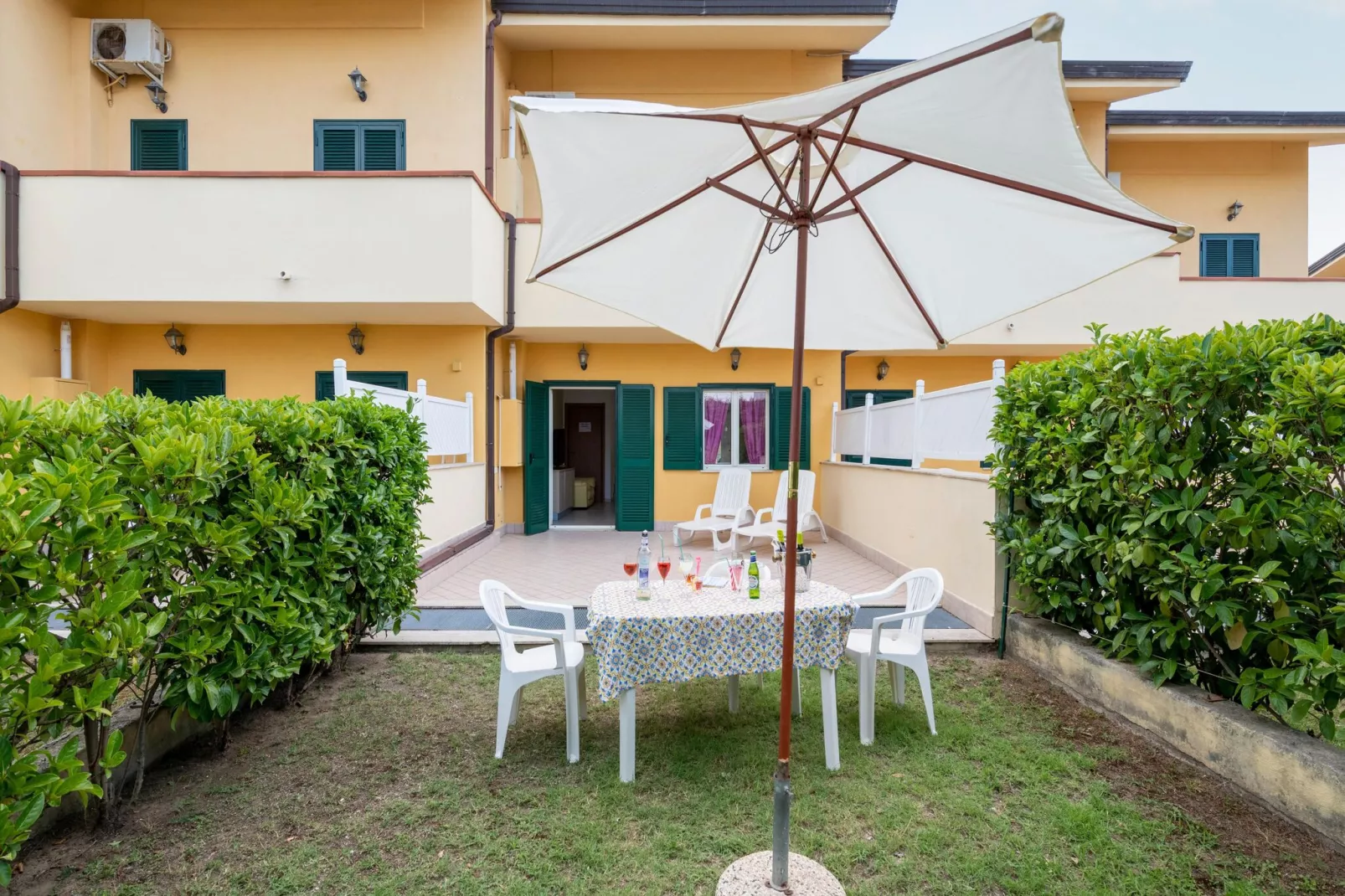 Conca degli Dei con giardino-Außenbereich Sommer