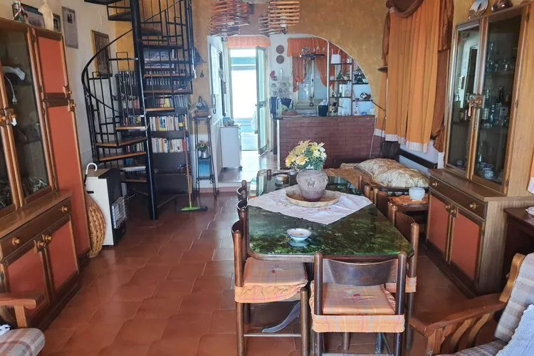 Villa Franca-Dining room