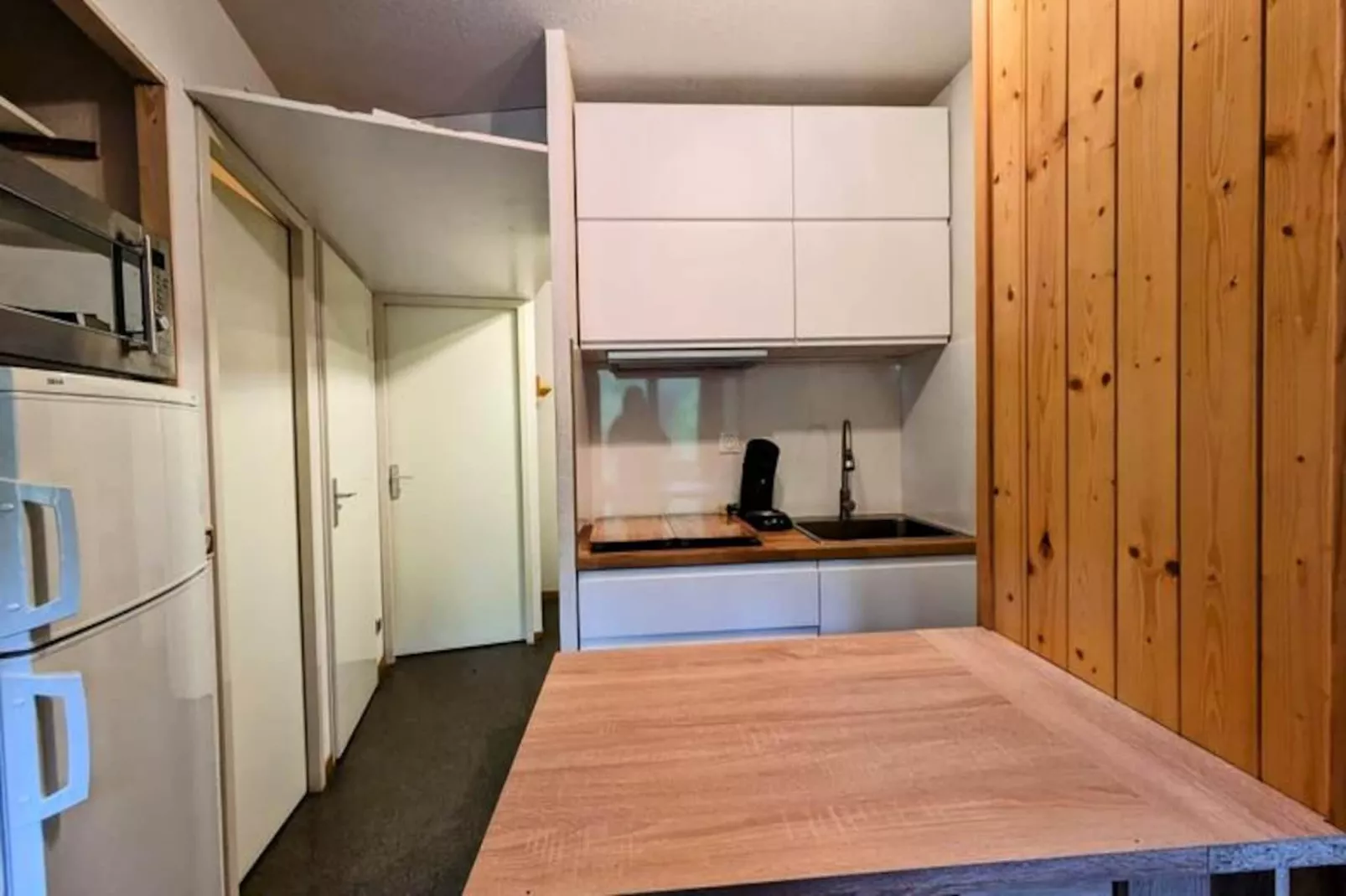 Au Centre De La Station, 6 Personnes