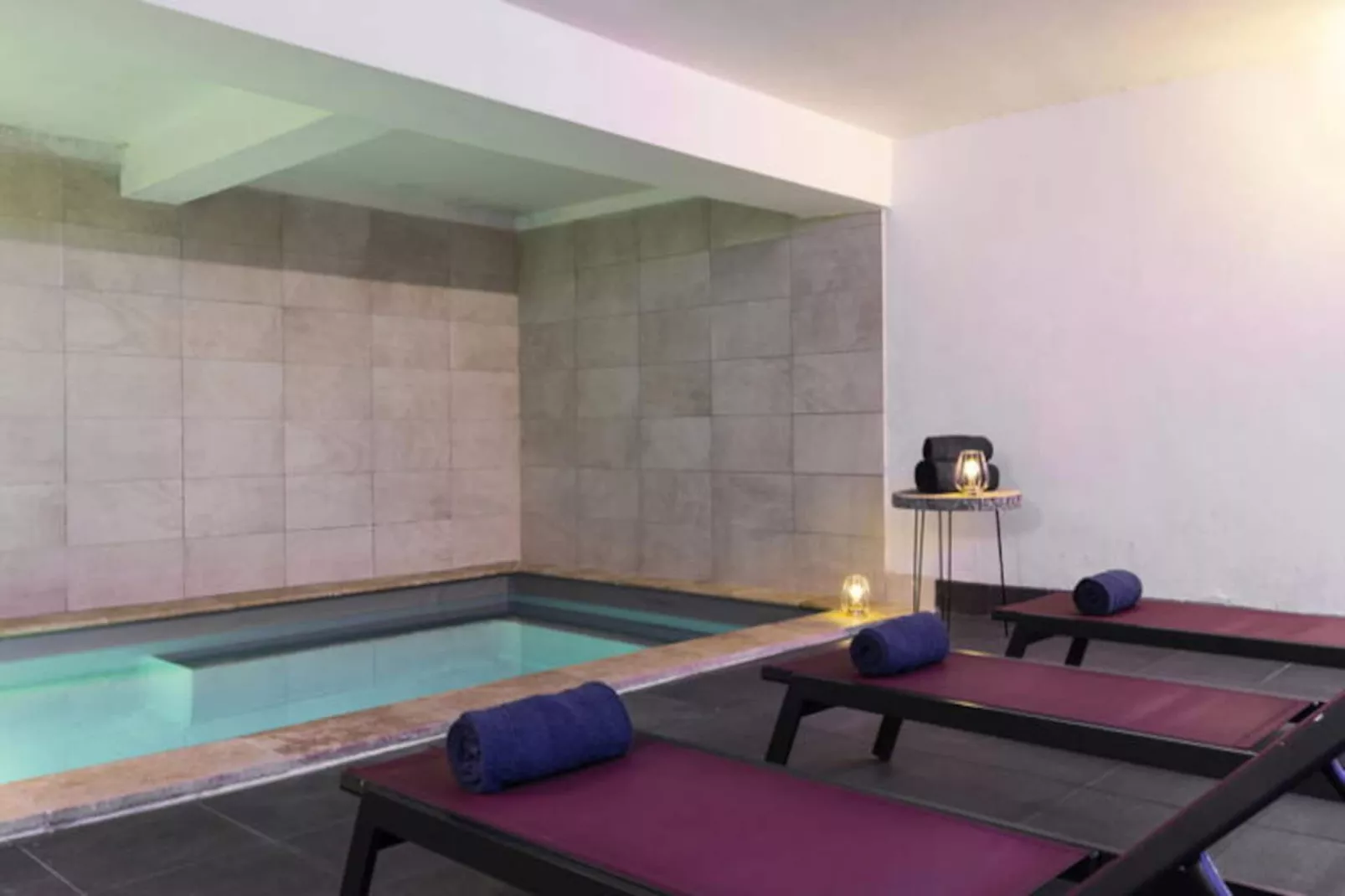 SOWELL RESIDENCES Pierre Blanche ****