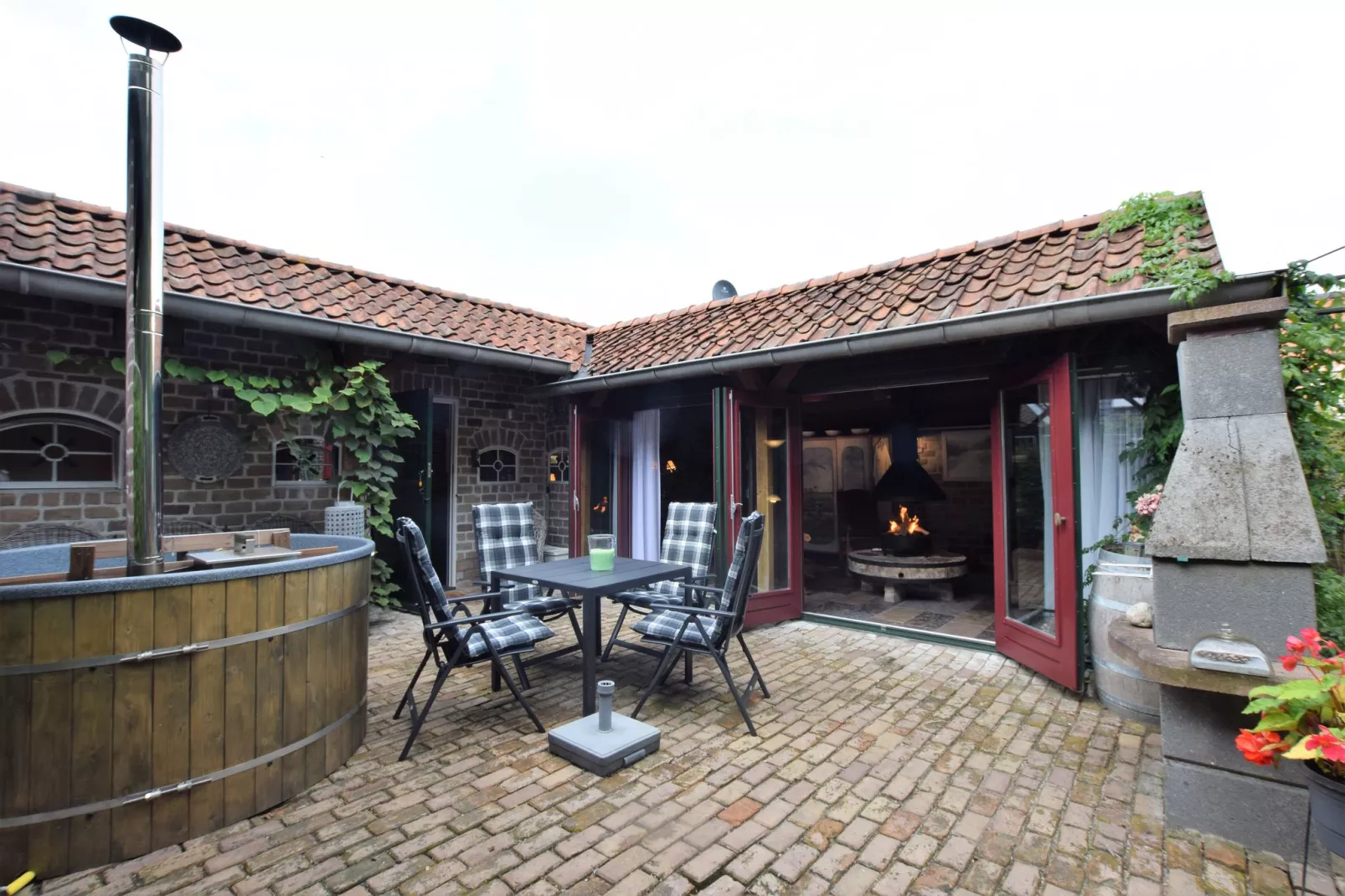 Ons Nestje-Exterior summer