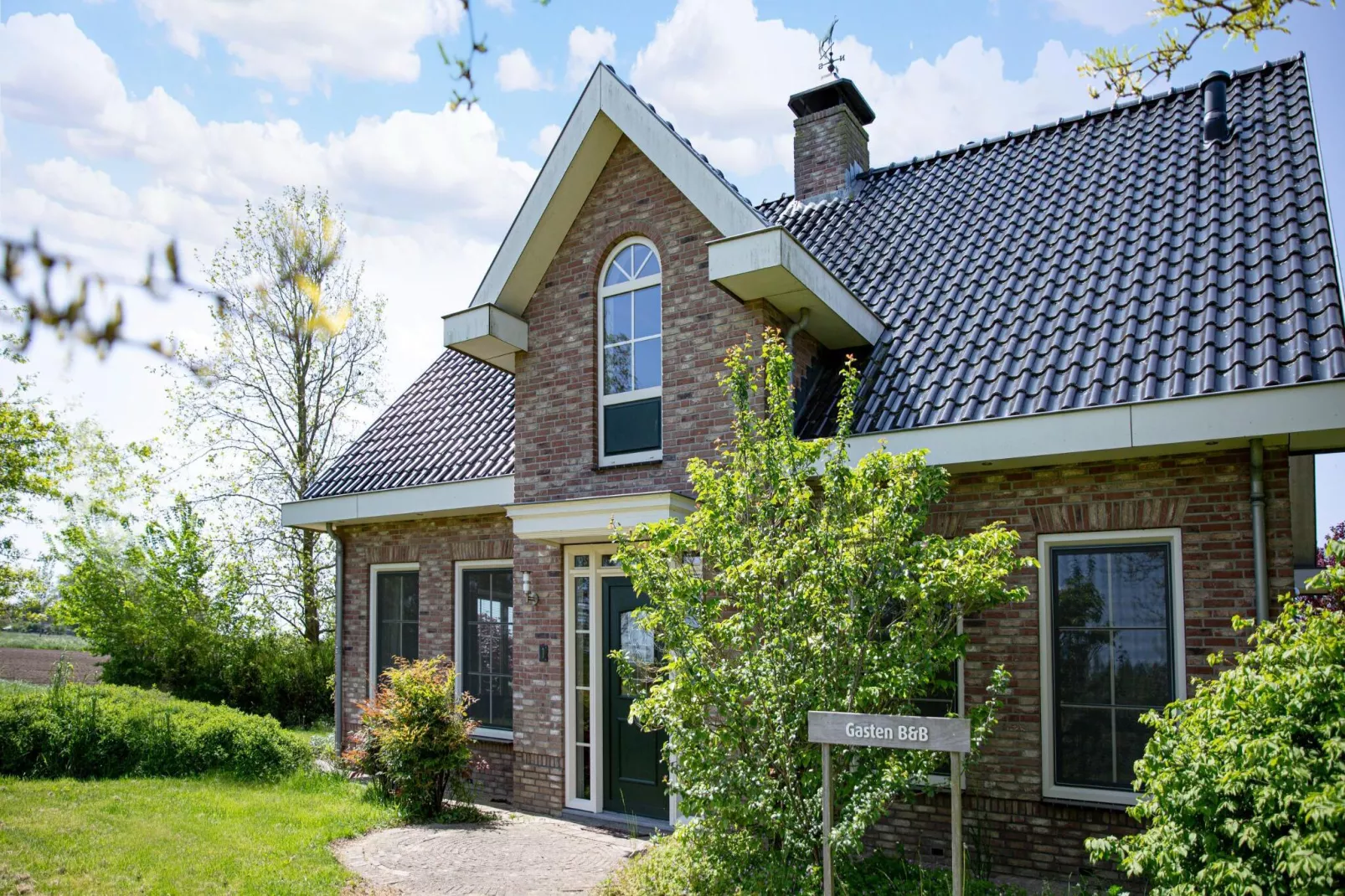 De Genderense Hoeve-Exterior summer