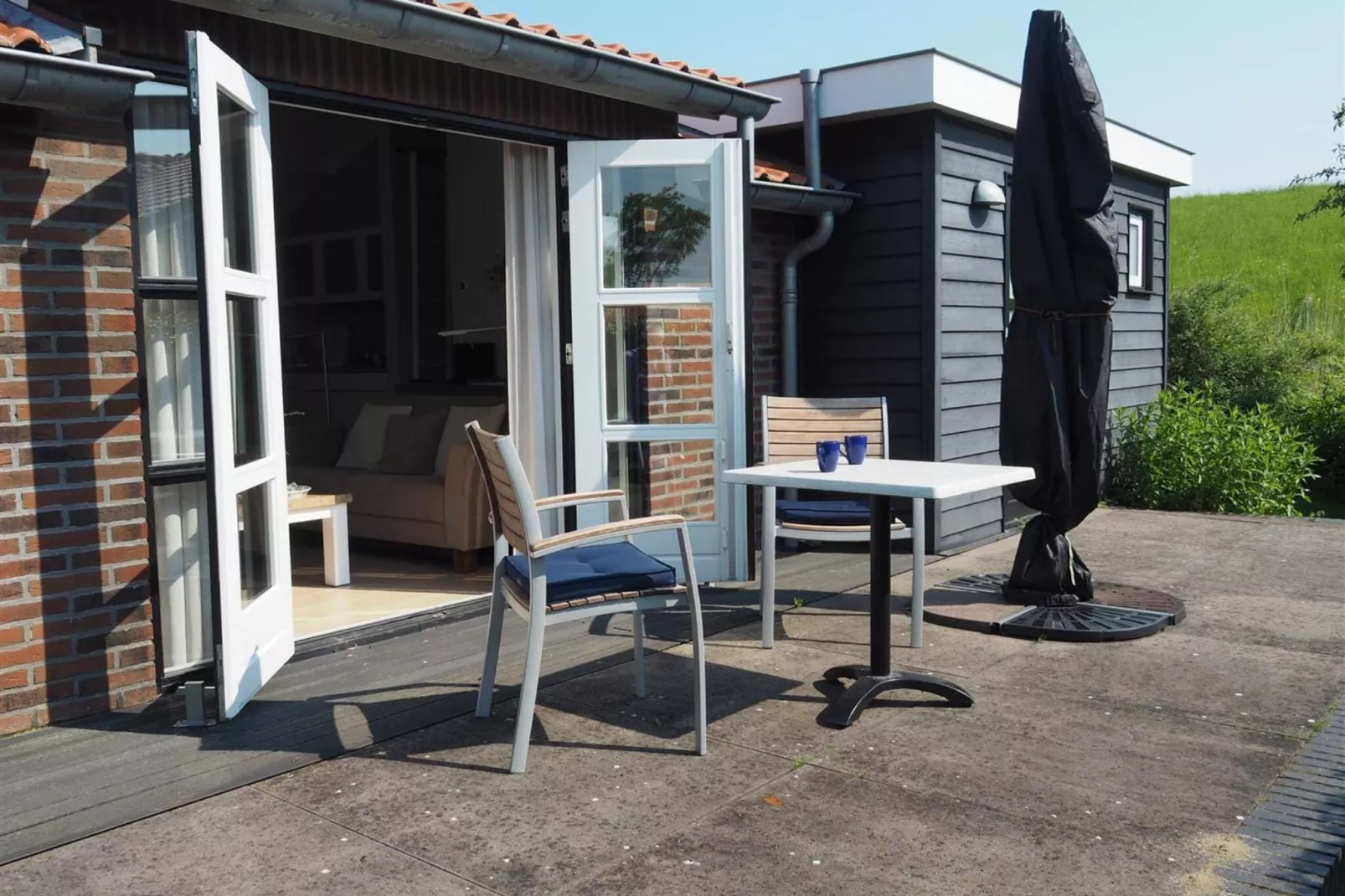 Dichtbij de Oosterschelde-Terrace balcony