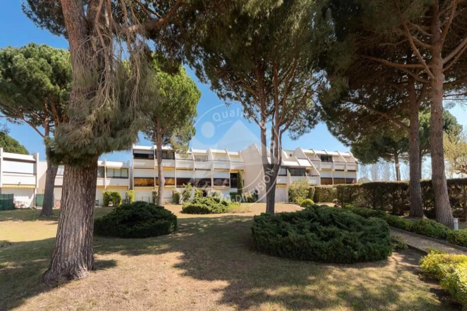 Résidence Les Jardins De La Baronnies-Außenbereich Sommer