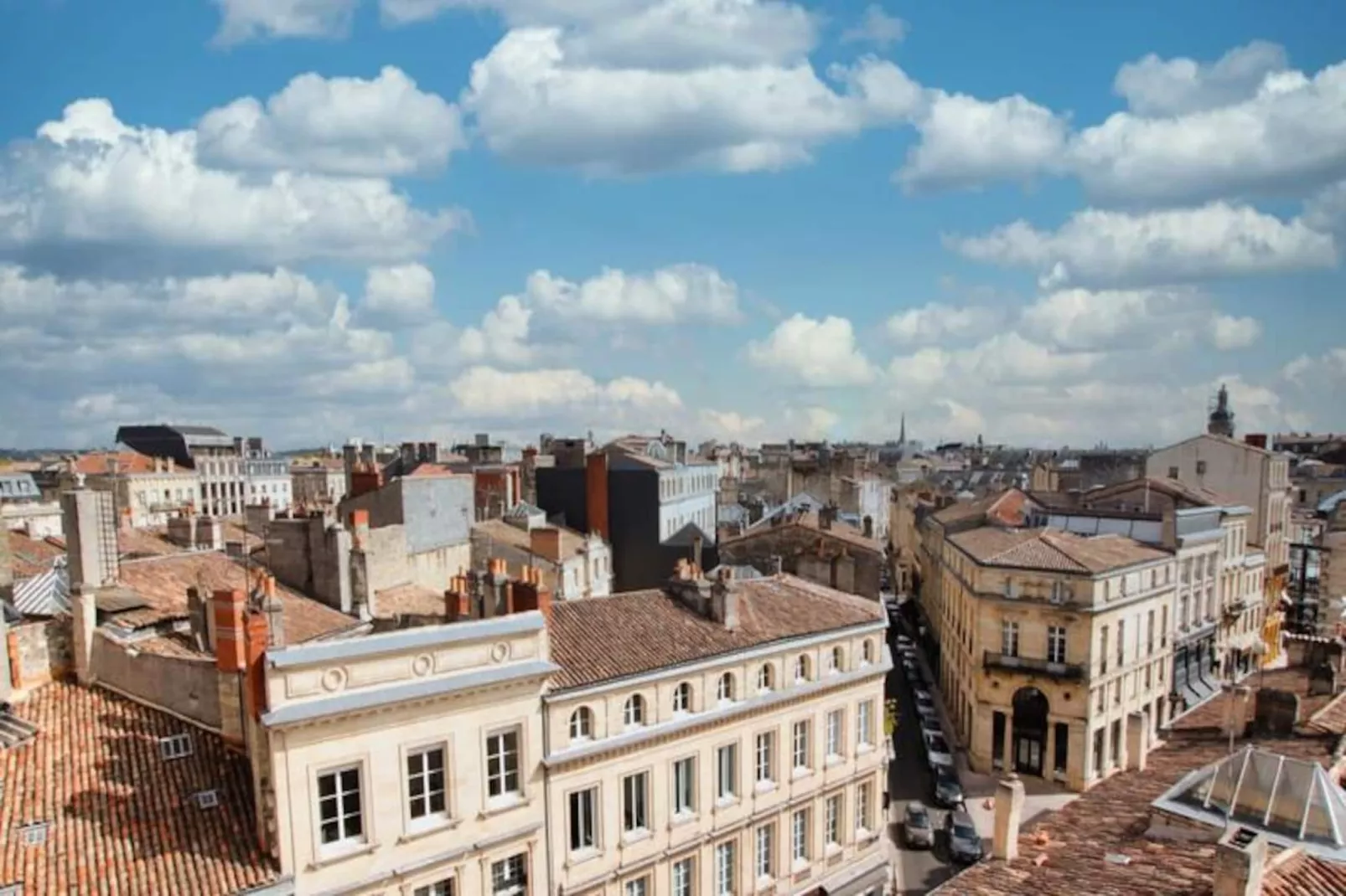 Bel Appartement Dans Un Immeuble Historique Proche Des All&eacute;es De Tourny-Image-tags.
