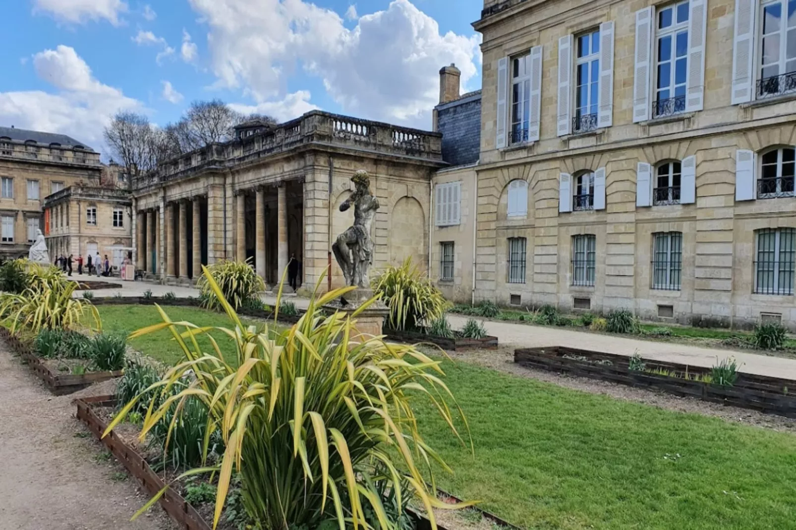 Maison Labruy&egrave;re - Familiale Aviau-Exterior in summer