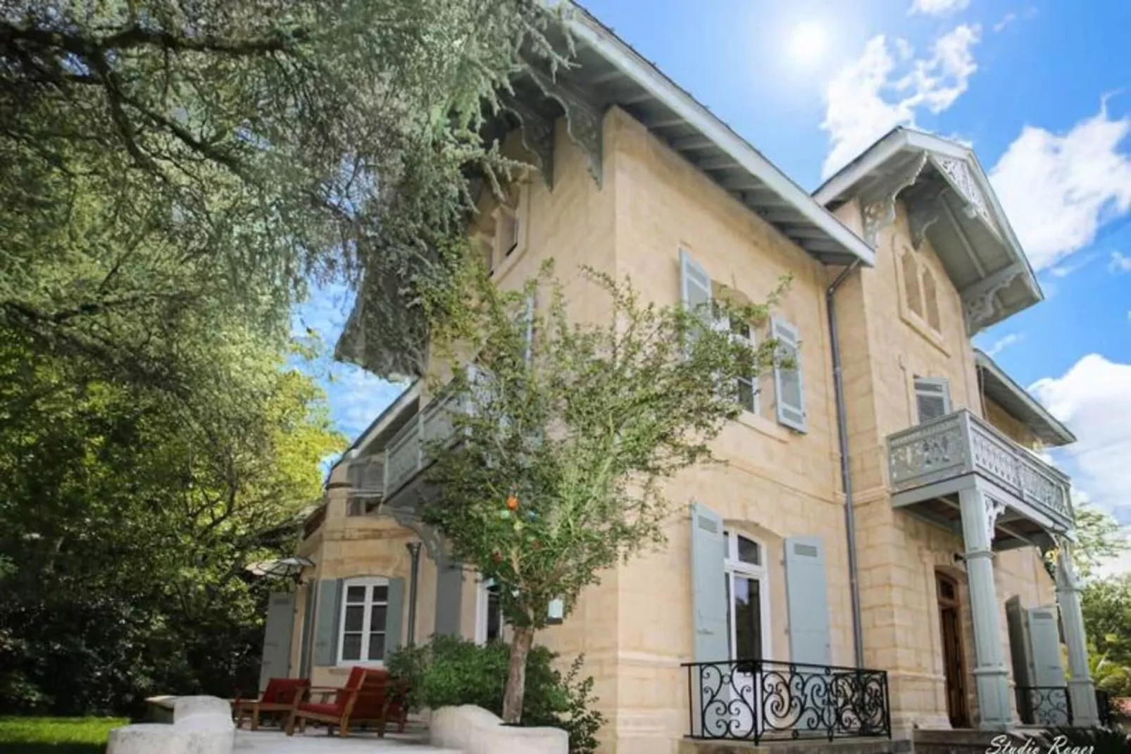 Villa Familiale R&eacute;nov&eacute;e &agrave; Arcachon &ndash; 6 Ch, 4 Sdb, Entre 8 &agrave; 10 Pers-Ambiente