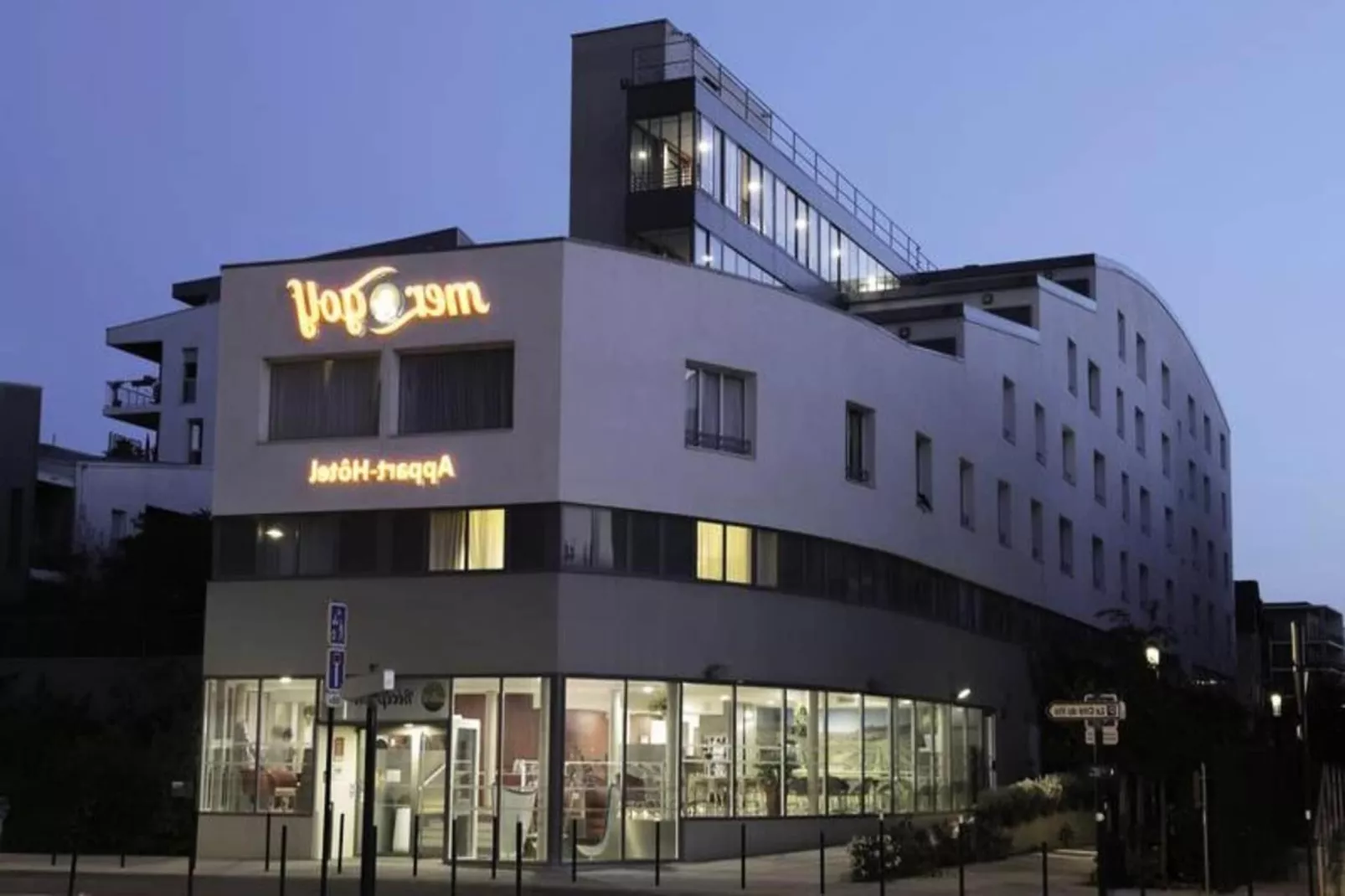 Appart'Hôtel Mer & Golf Bordeaux Bassins à Flot***-Dining room