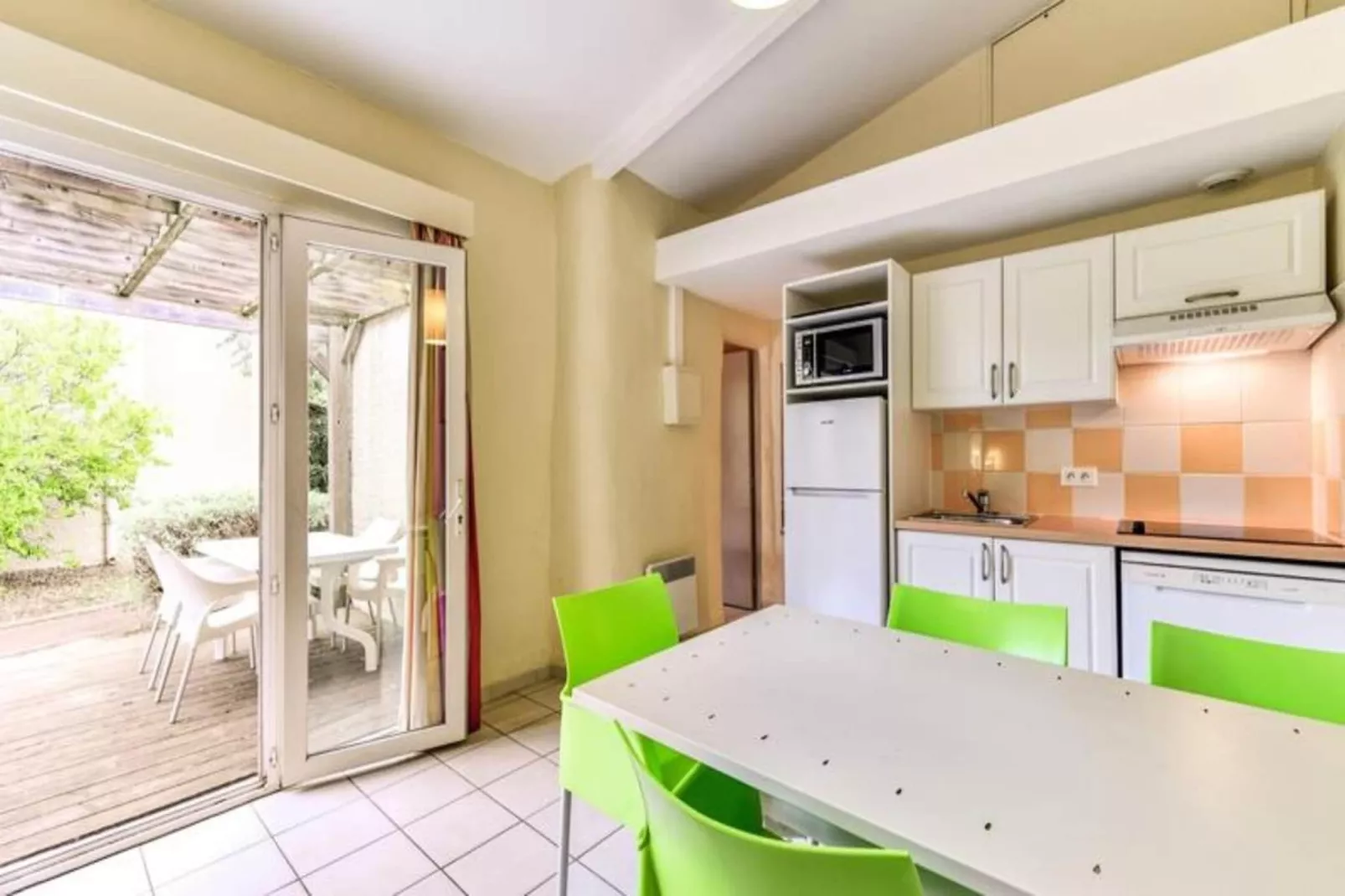 SOWELL Family Cap d'Agde****-Kitchen