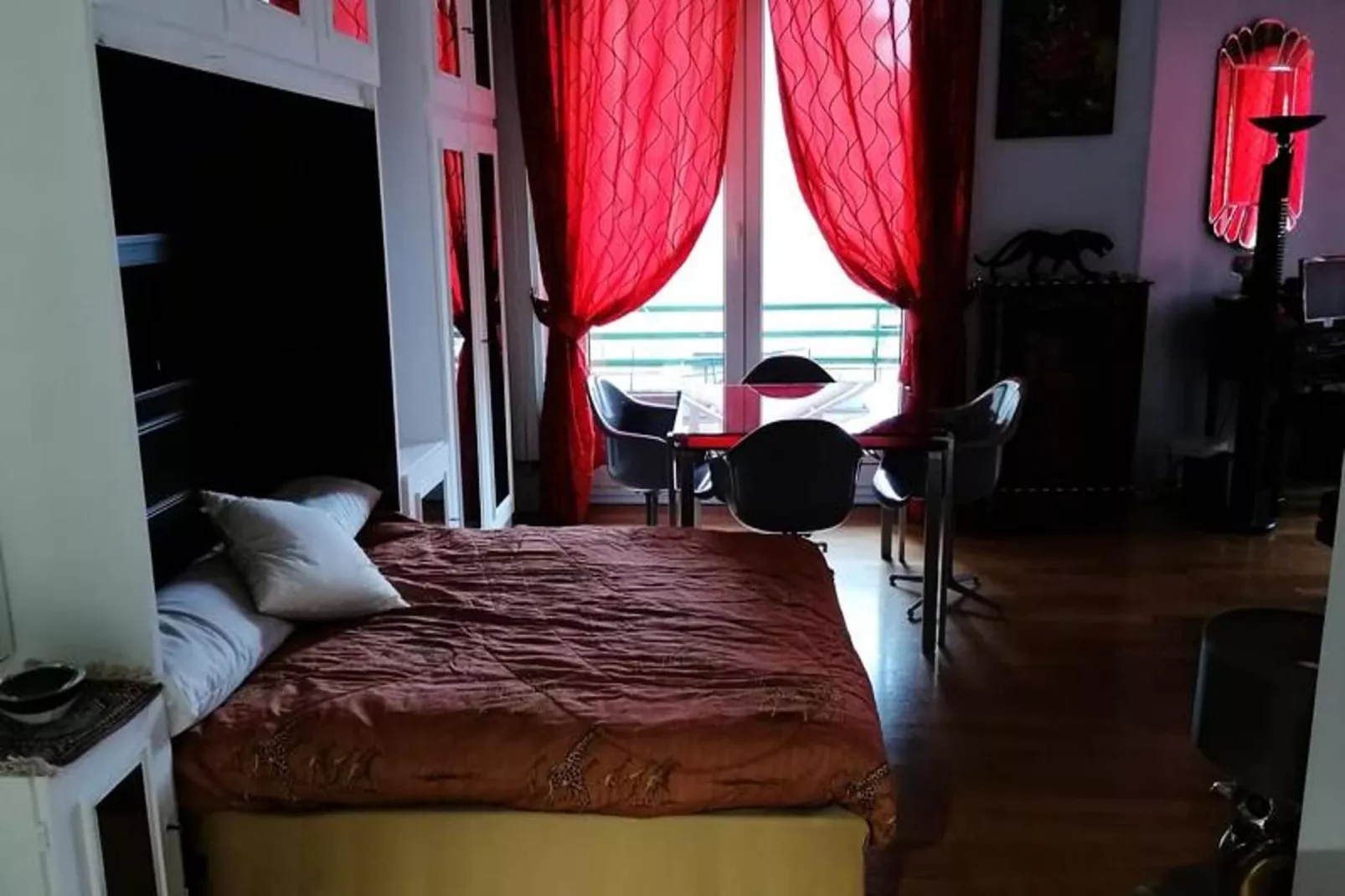 | Le Fantasque💃🏻| Hyper-centre, Commerces &agrave; Proximit&eacute; | T2-Schlafzimmer