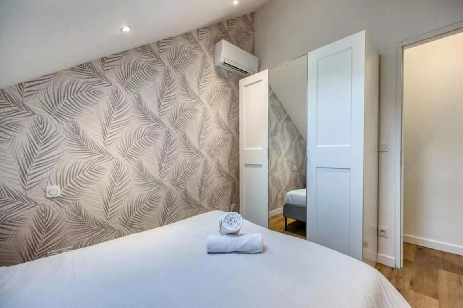 | Beau T2 Enti&egrave;rement R&eacute;nov&eacute; Dans L'hyper Centre, Face Gare 🚅-Chambre