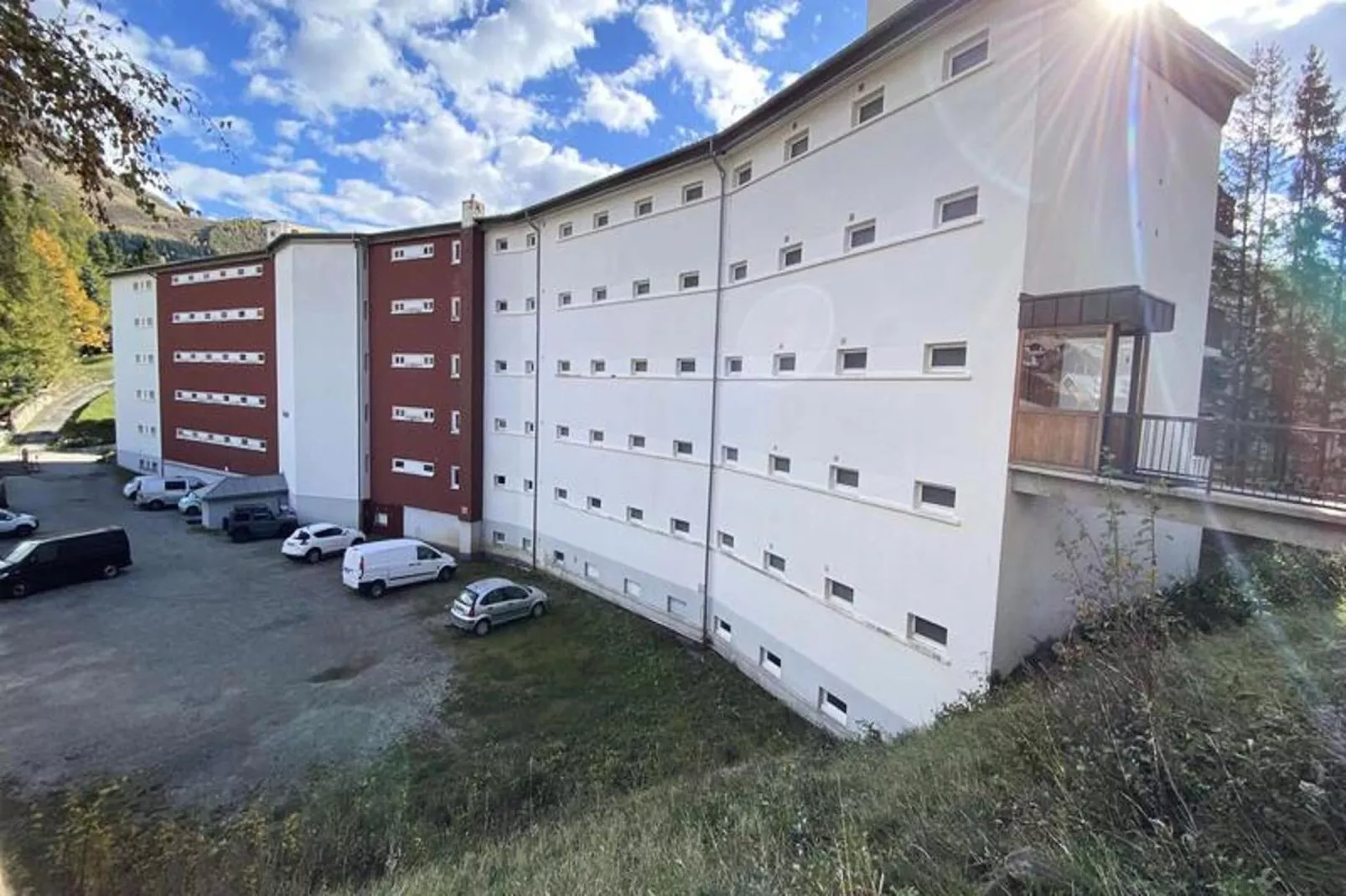 Résidence Le Midi-Exterior in summer