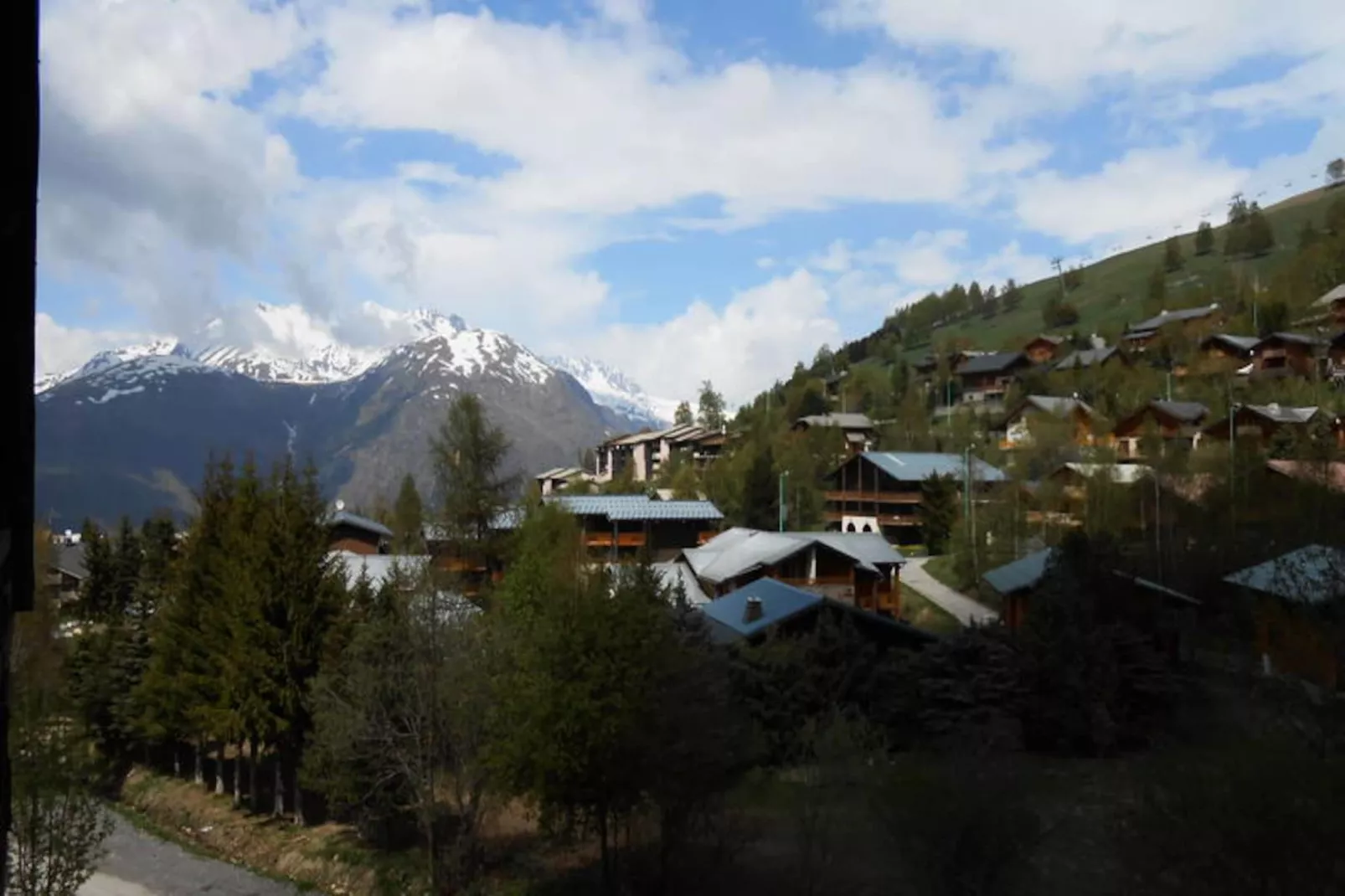 Chalet D'or D-Image-tags.