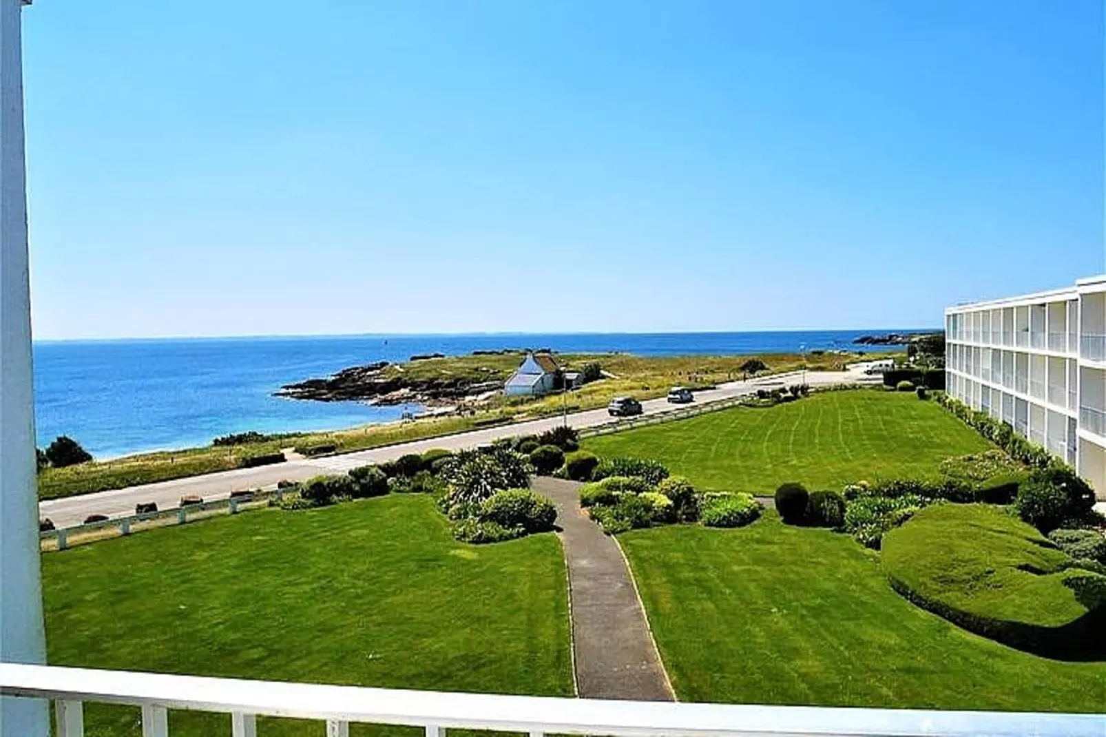 Résidence Les 3 Iles-View in summer