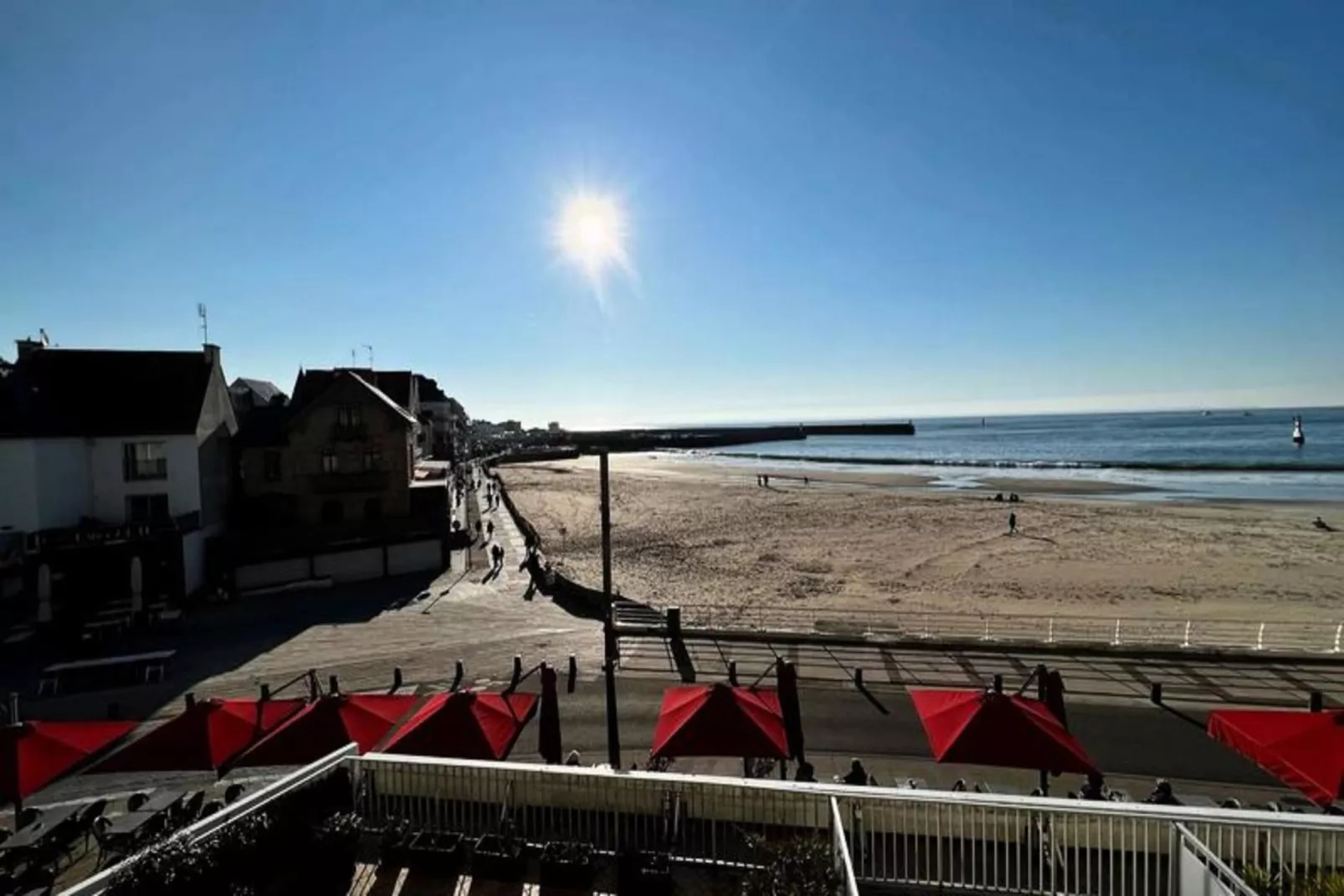 Résidence Dauphins-Vue d'été