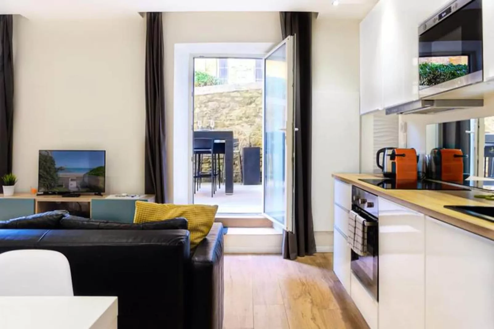 Magnifique T3 Tout Confort Avec Terrasse, Parking Et Vue Oc&eacute;an Pour 5-Living room