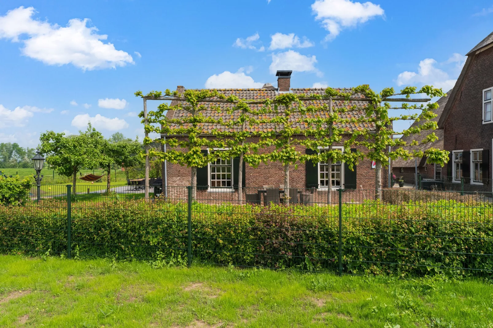 The Old Farmhouse-Gardens summer