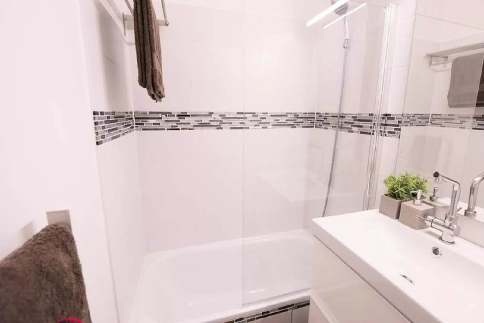 Résidence Ardoune-Salle de bain