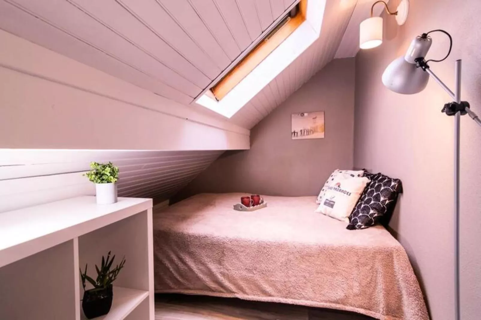 Résidence H.th.ii:bat.8-Bedroom