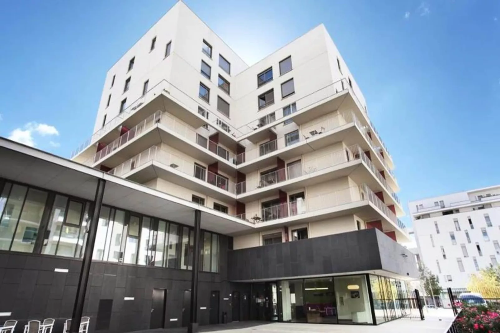 Appart'hôtel Odalys Confluence-Exterior in summer