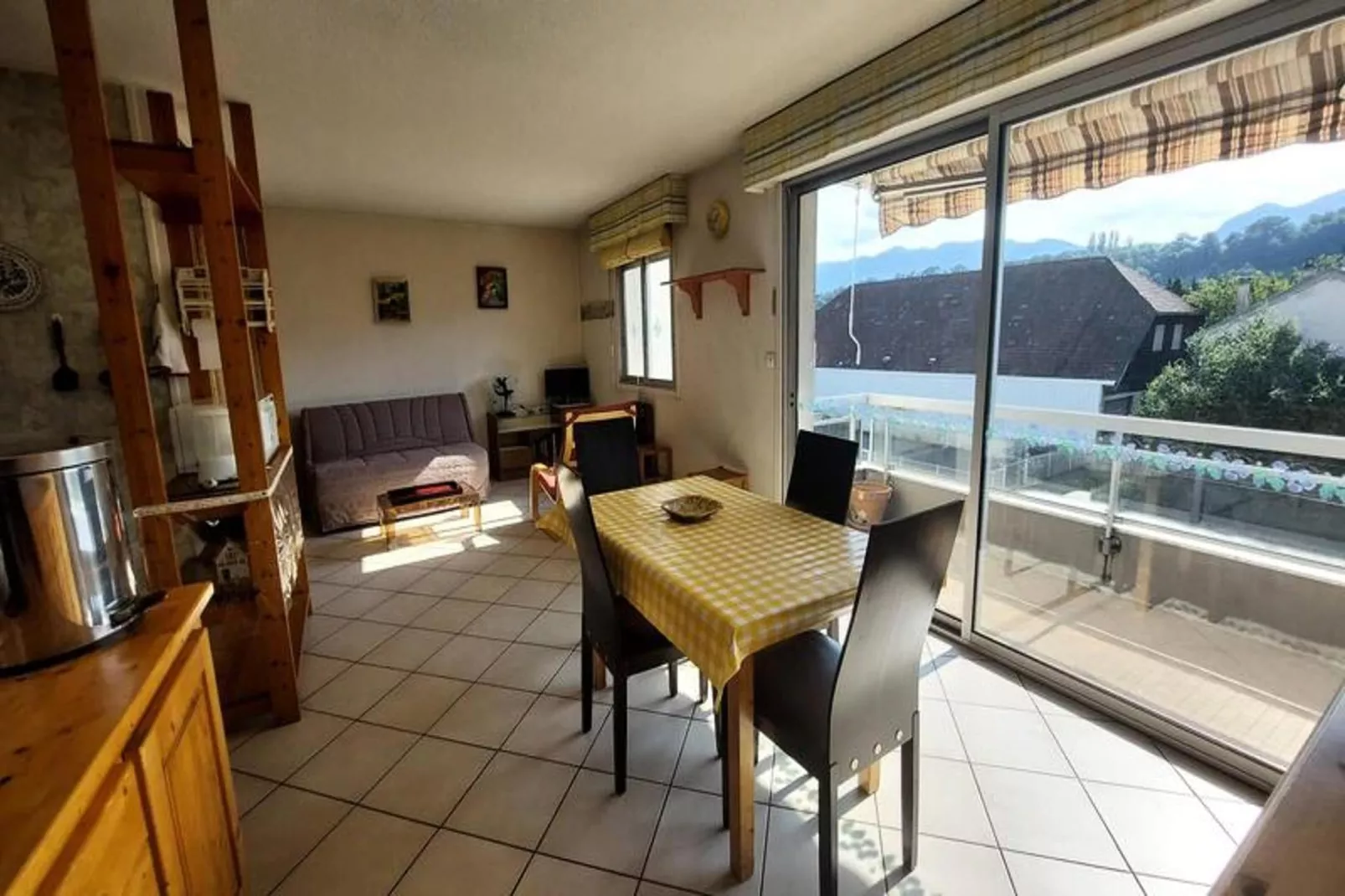 Résidence Le Comte Vert-Dining room