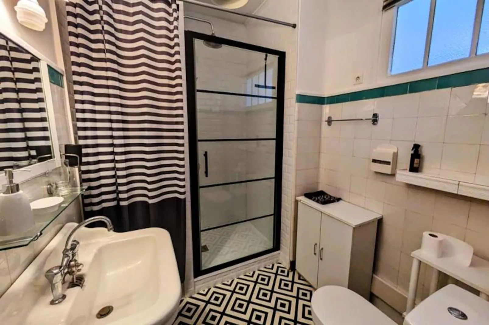 Studio Au Grand H&ocirc;tel Du Revard : Un Voyage Dans Le Temps-Image-tags.