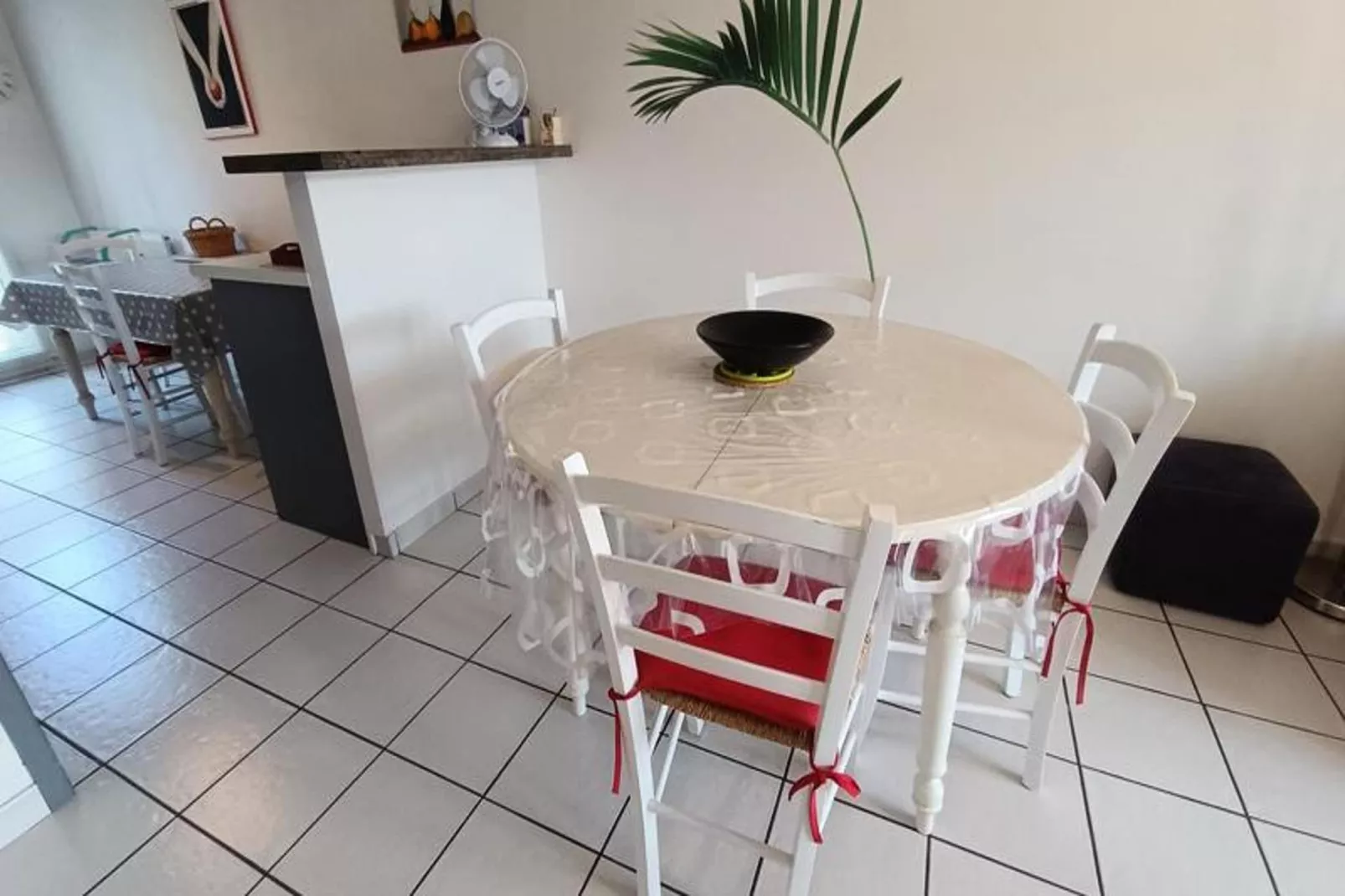 Résidence La Cerisaie-Dining room