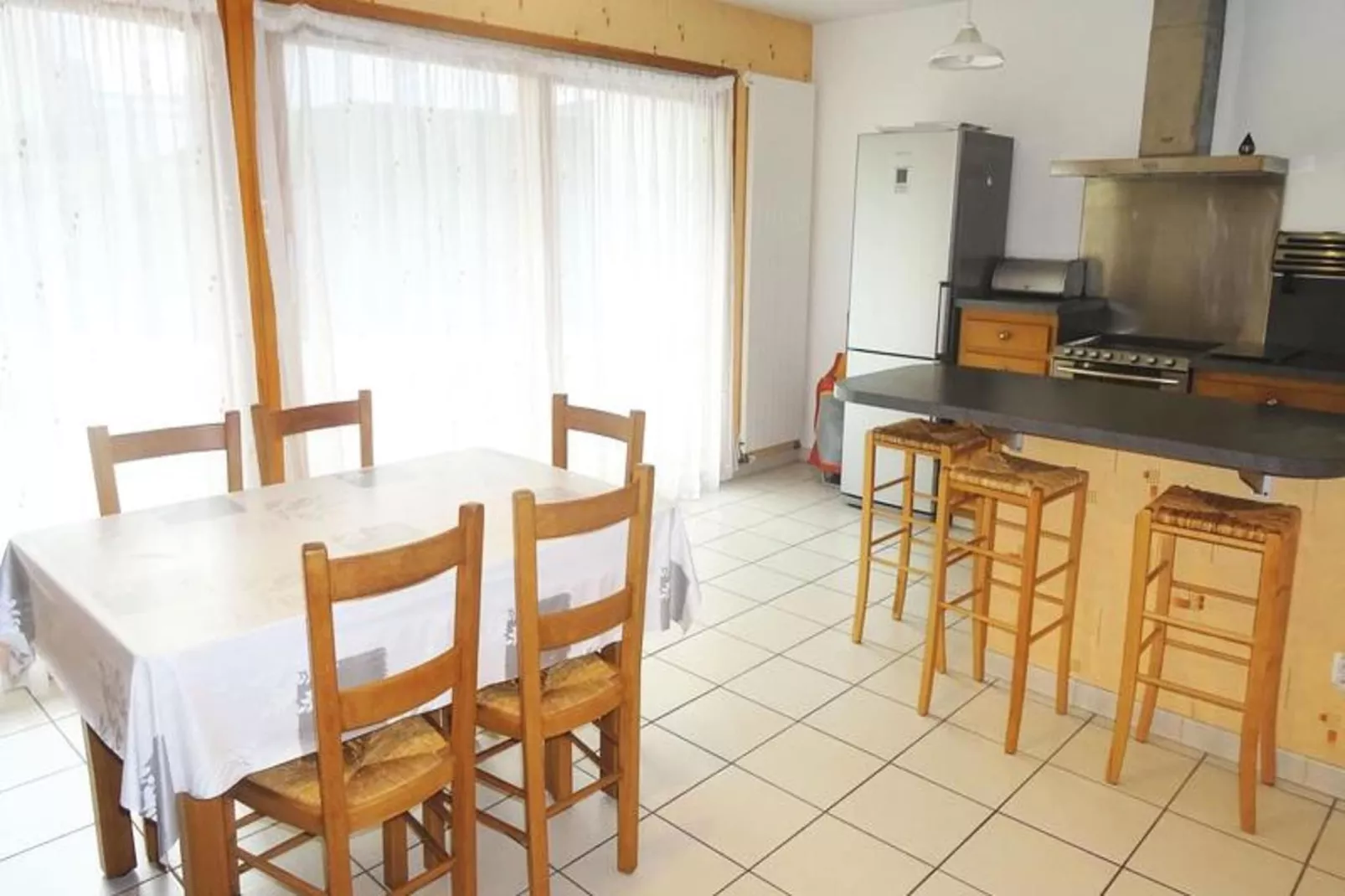 Residence L'albizia-Salle à manger