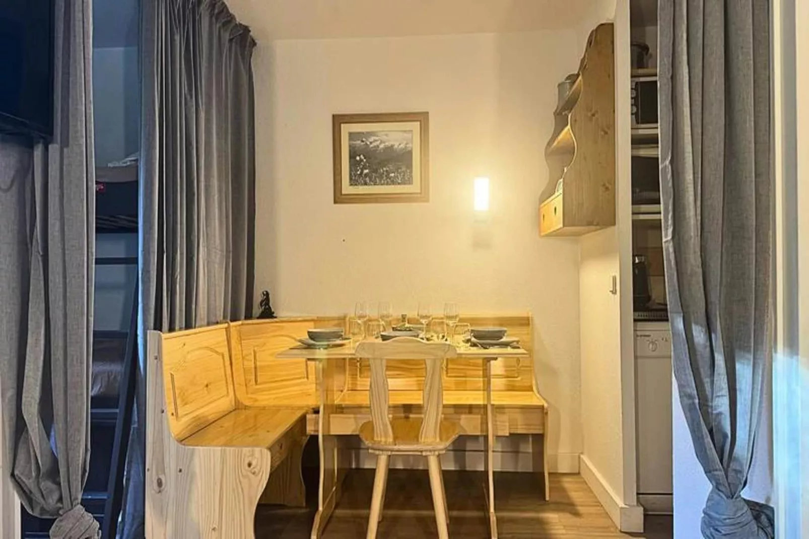 Résidence Camarine-Salle à manger