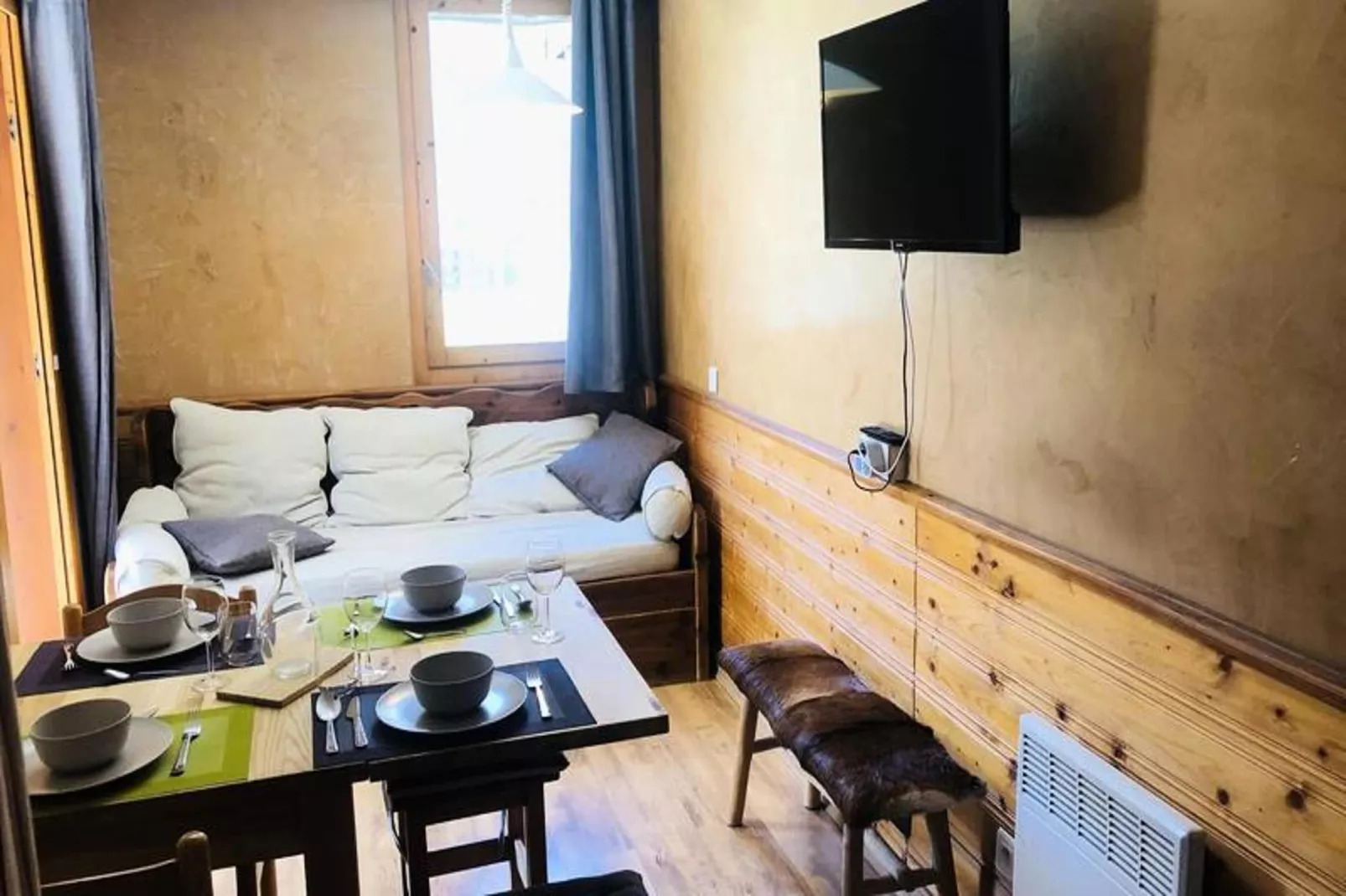 Résidence Cachette-Dining room