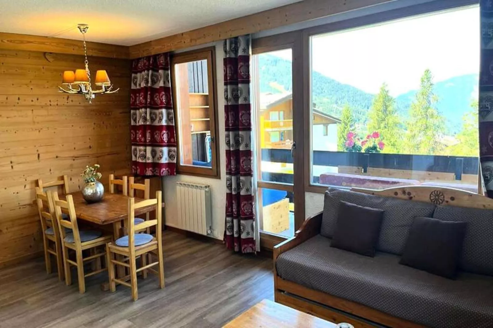 Résidence Souche-Esszimmer