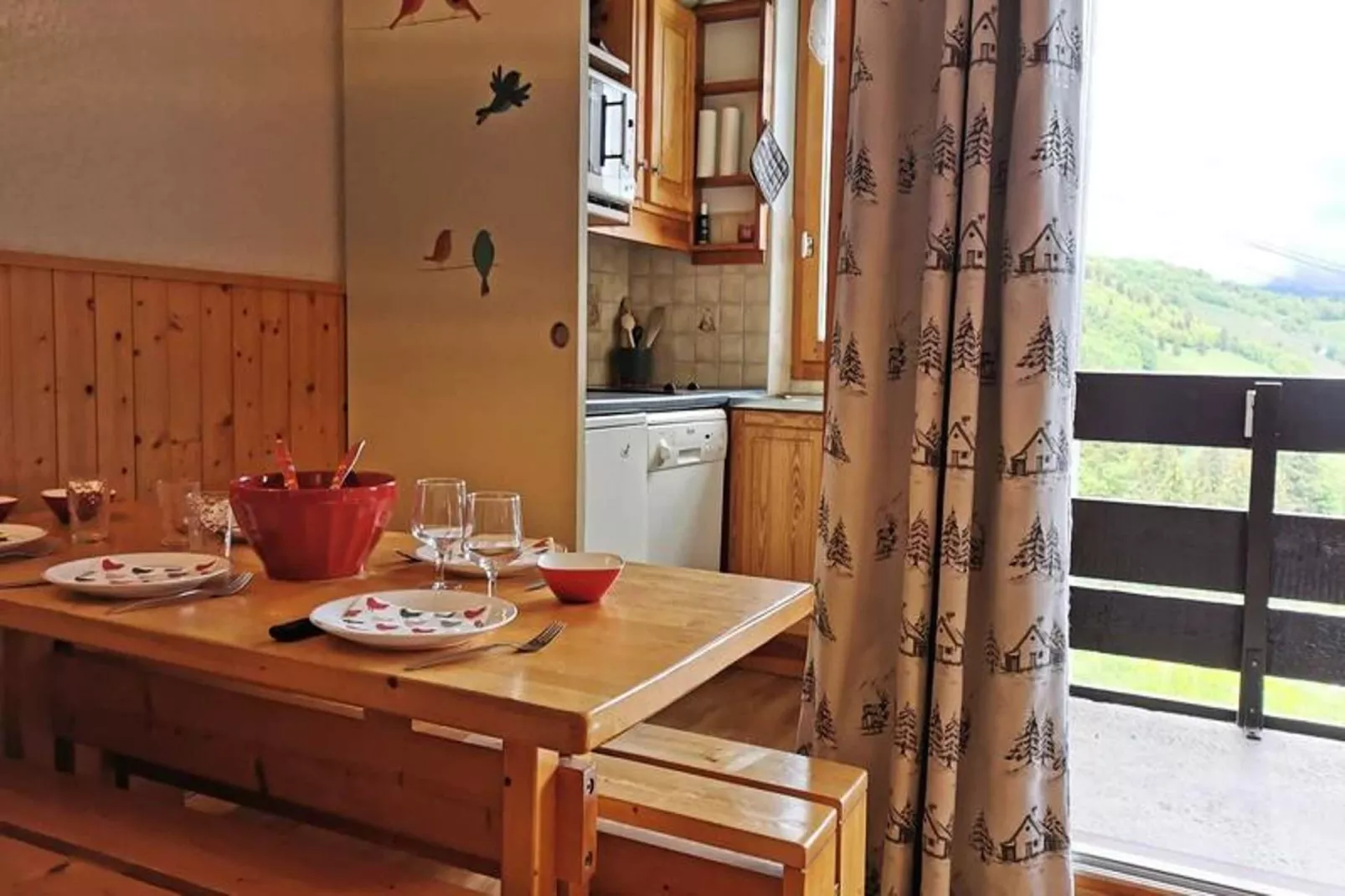 Résidence Orgentil-Salle à manger