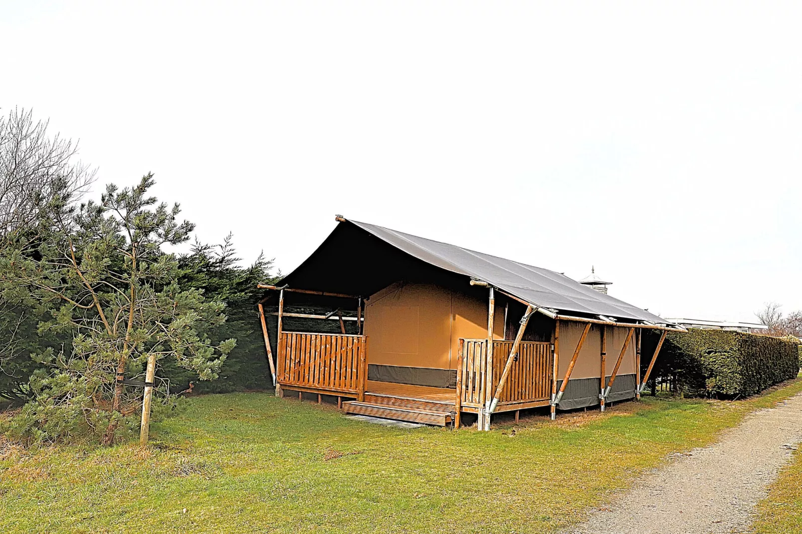 Luxe safaritent op Ameland-Exterior summer