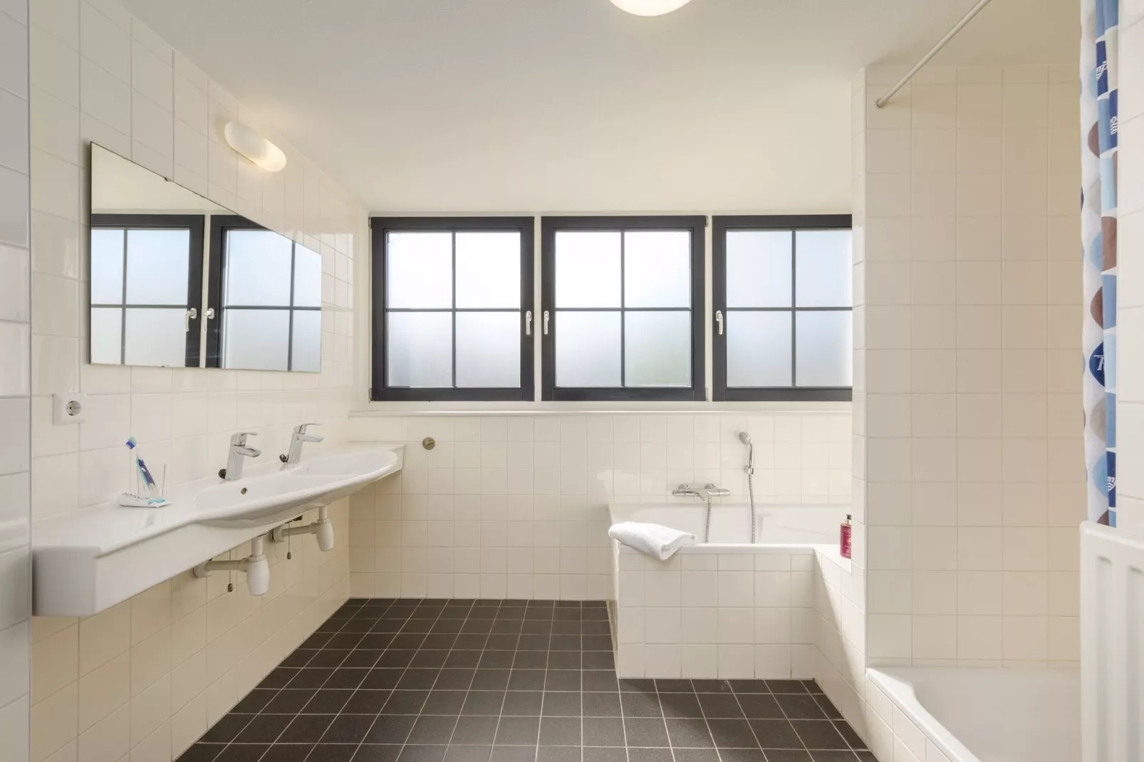 Marinapark Volendam 9-Bathroom