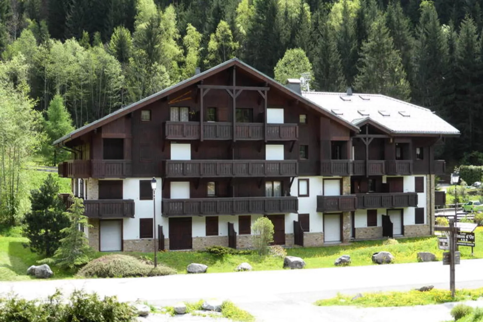 Résidence Les Cimes D'or A-Exterior in summer