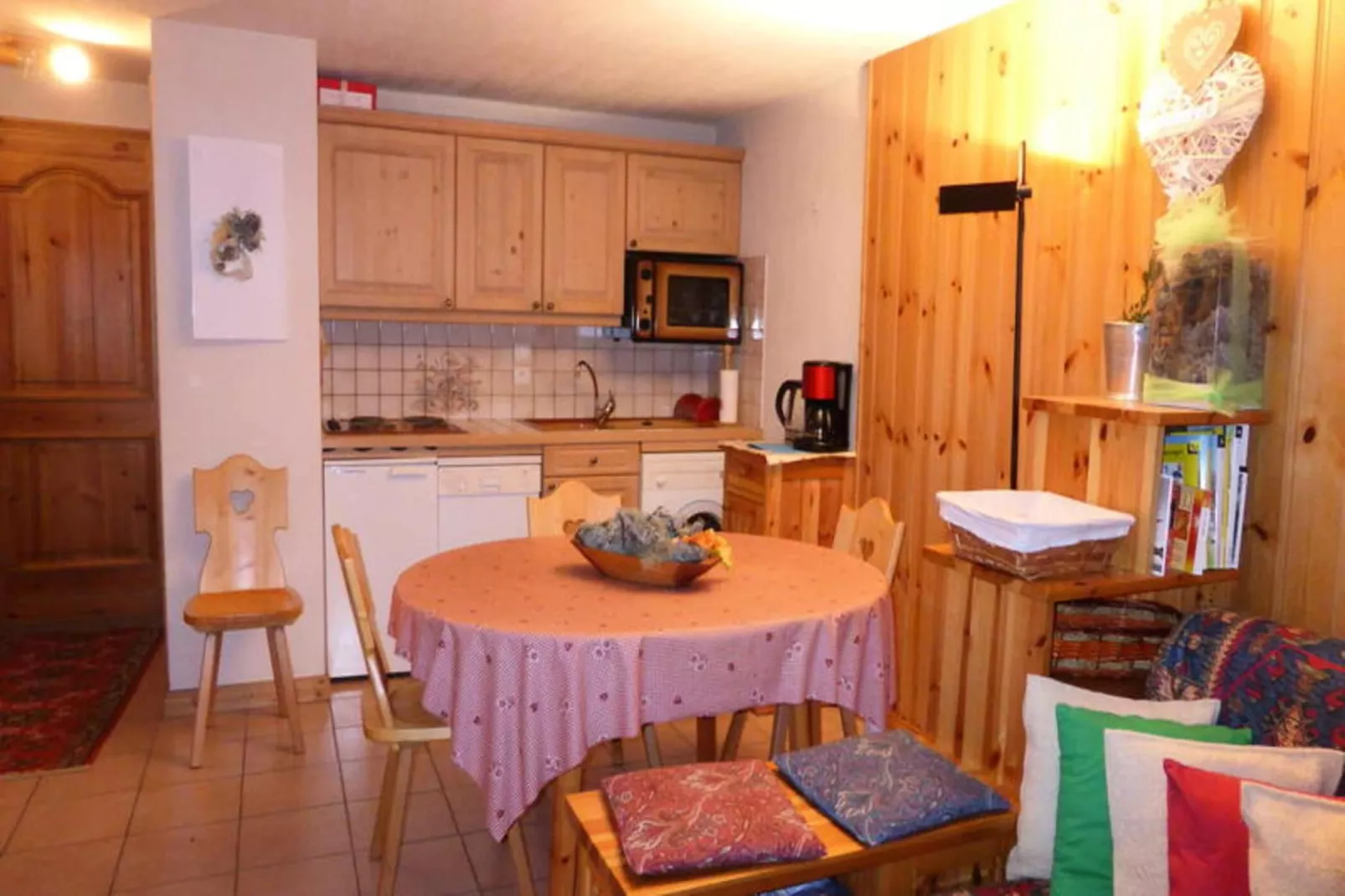 Résidence Les Aiguilles Rouges Bat B-Exterior in summer