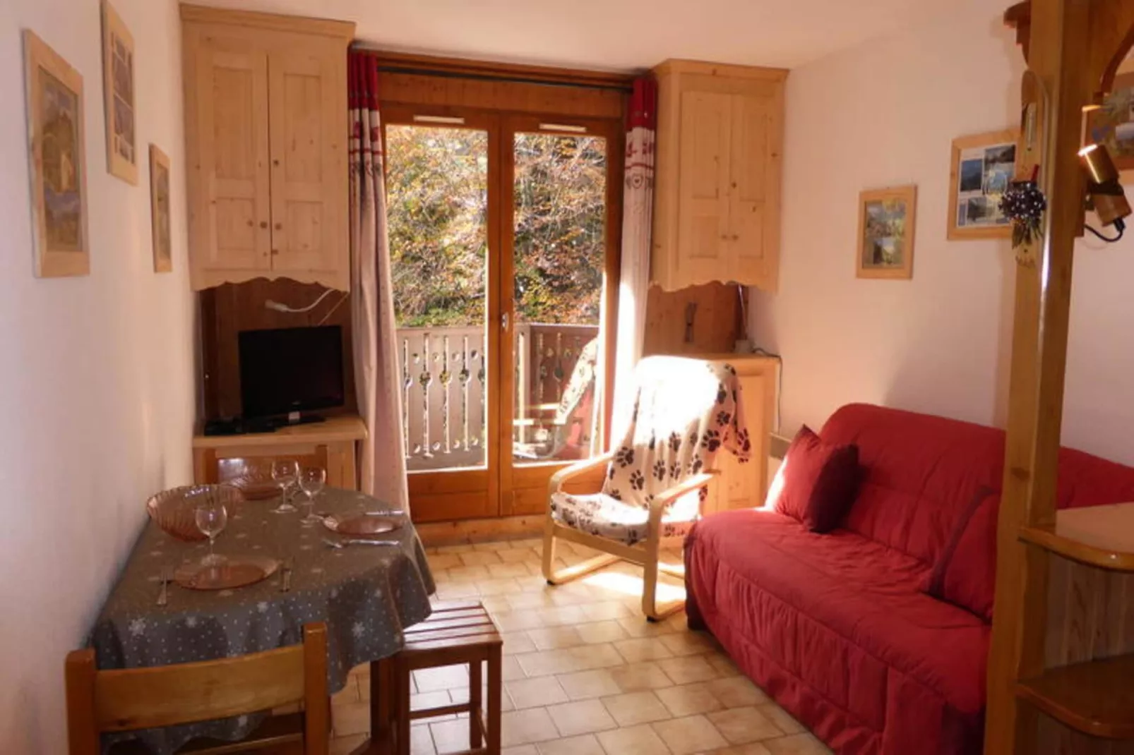 Résidence Le ChÂteau Bruyeres-Außenbereich Sommer