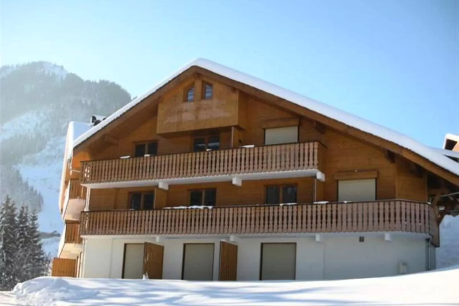 Résidence Les Balcons De Chatel-Exterior in winter
