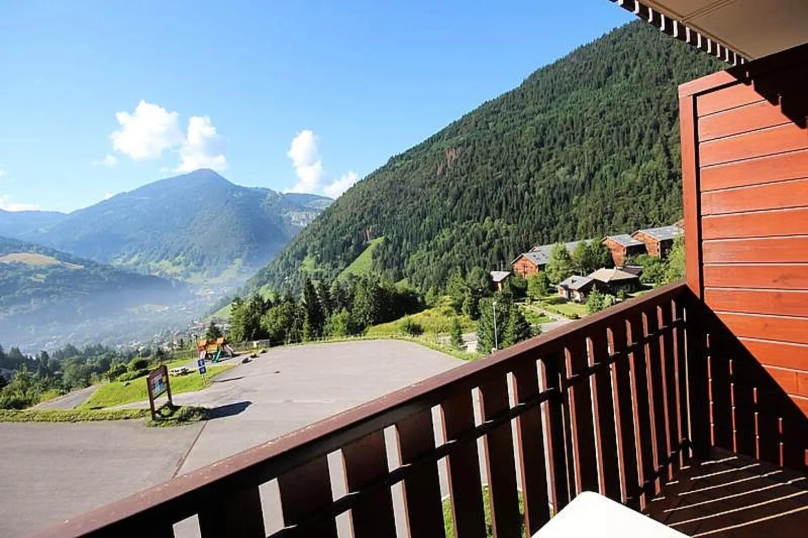 Studio à Saint Jean d'Aulps-Terrasse / balcon