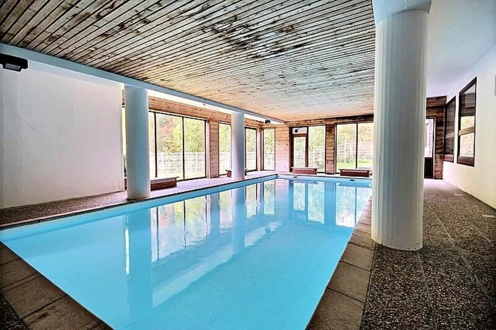 Appartements à Saint Jean d'Aulps-Schwimmbad