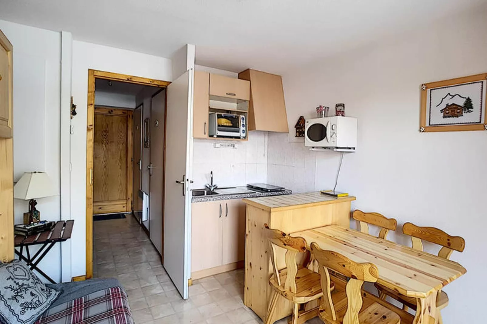 Appartements à Saint Jean d'Aulps-Salle à manger