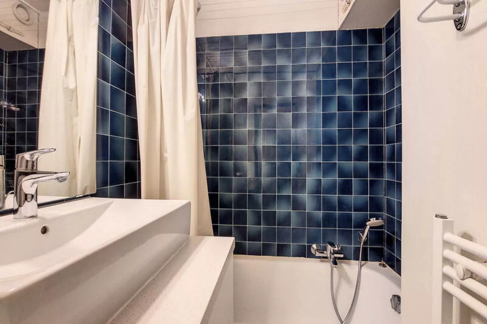 Studio à Saint Jean d'Aulps-Badezimmer