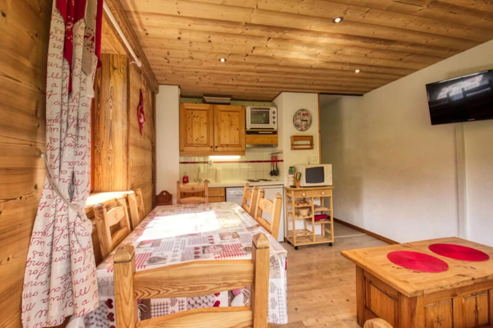 Résidence Eterlous-Salle à manger