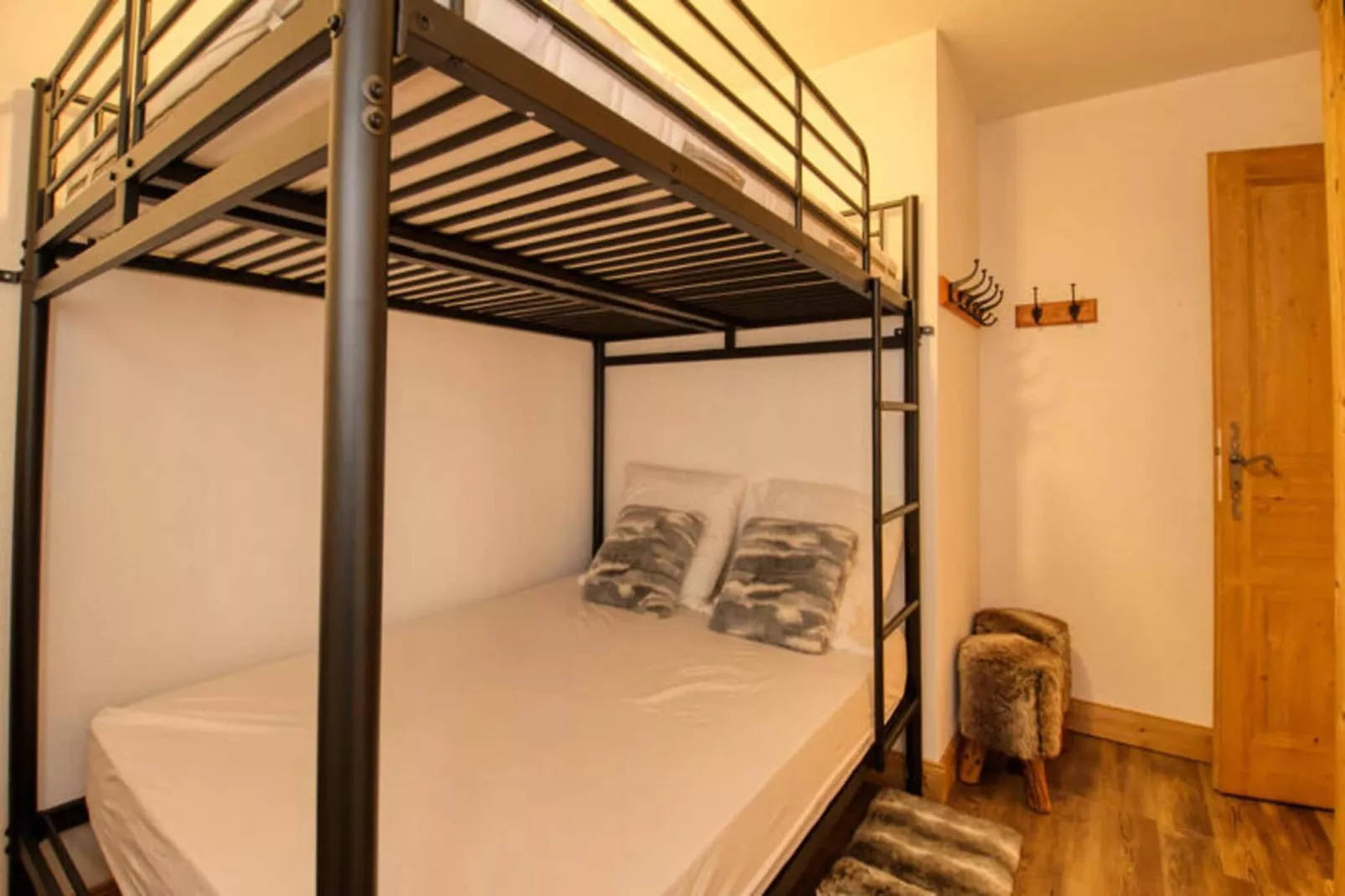 Résidence Jardin Alpin Bat B-Exterior in summer