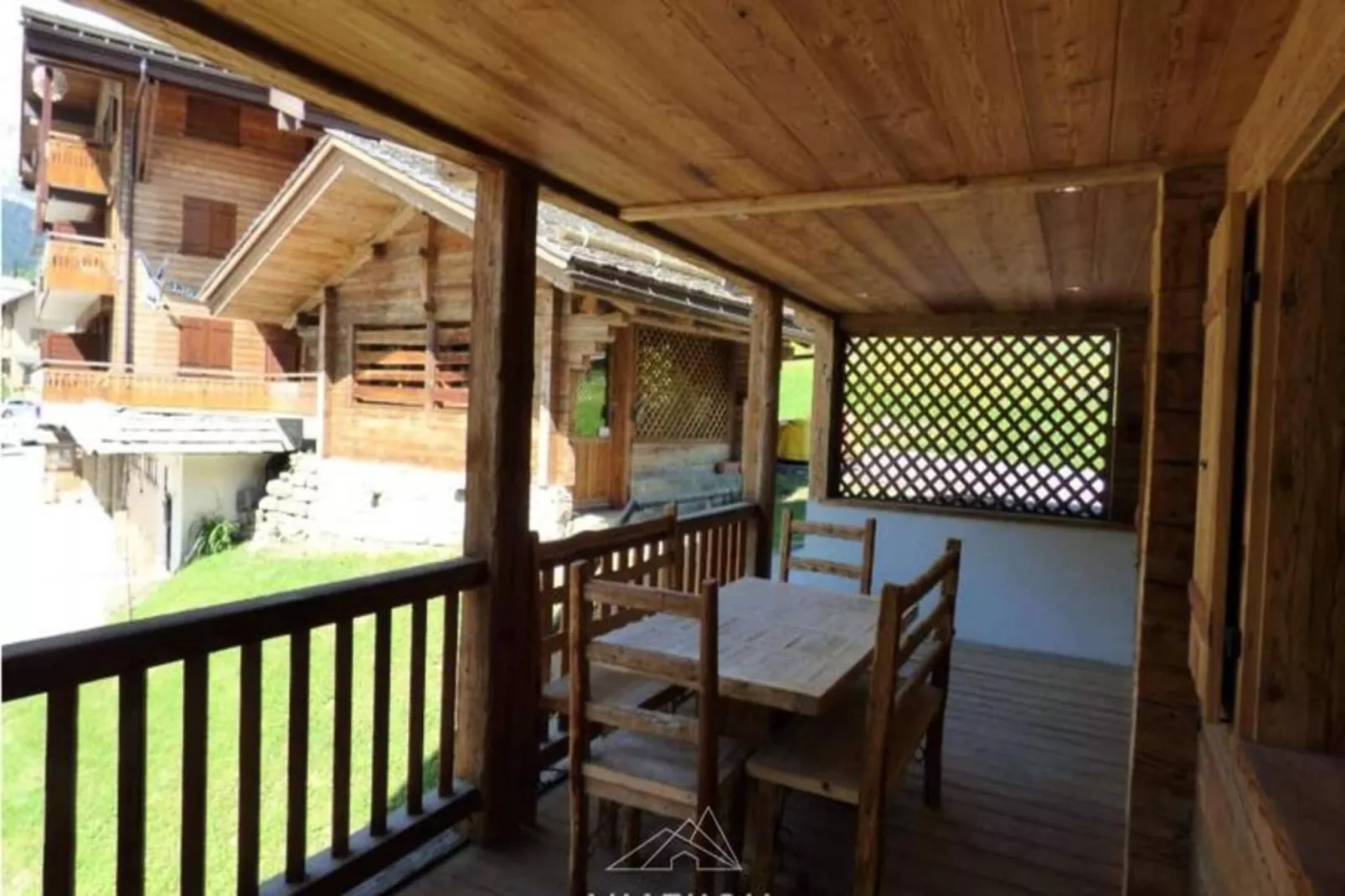 Chalet Rayjeanne-Außenbereich Sommer