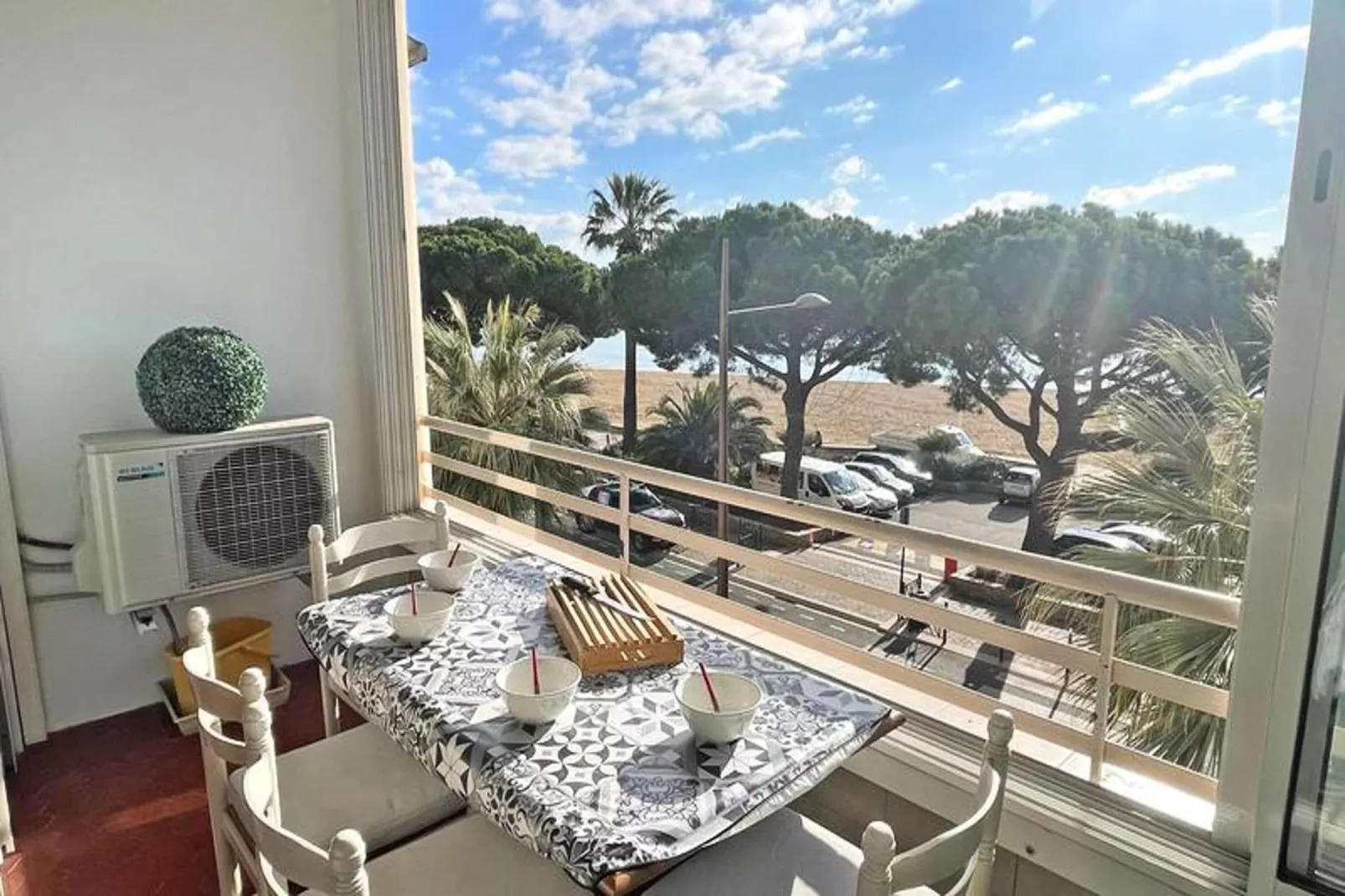 Résidence Les Dauphins-Terrace balcony