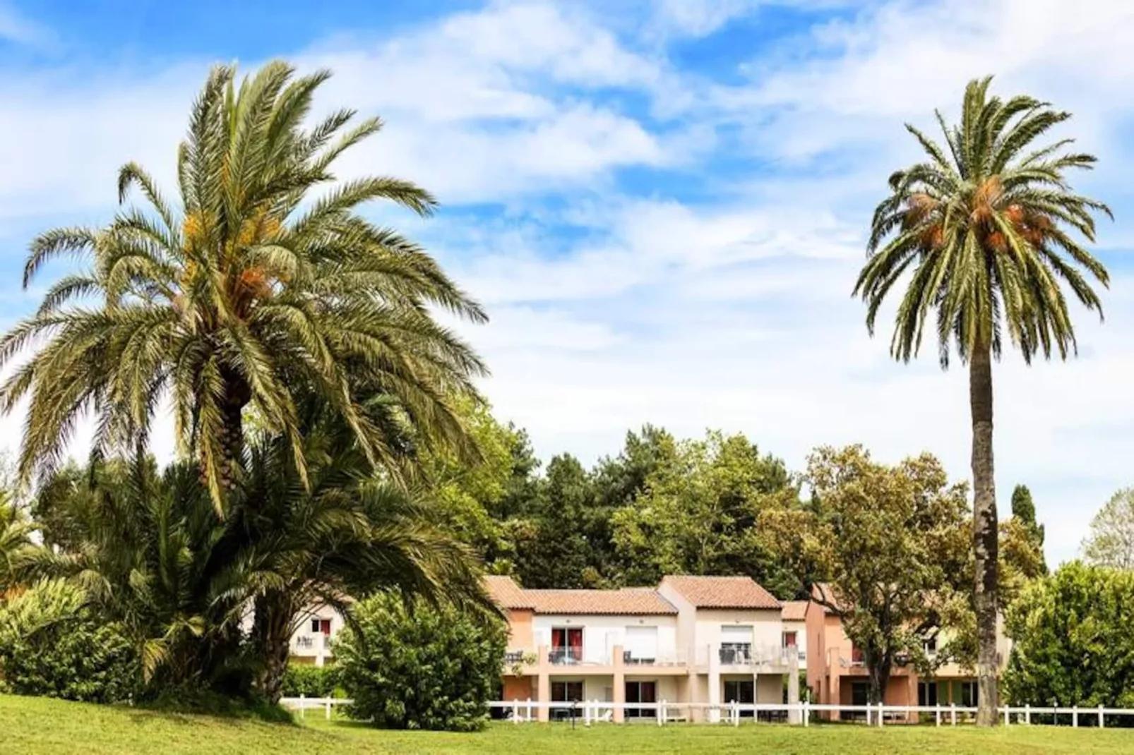 SOWELL RÉSIDENCES Les Perles de Saint Tropez****-Image-tags.